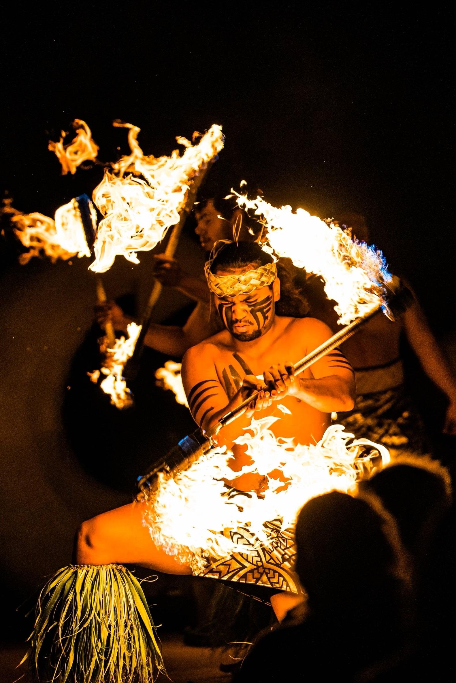 Mauka Warriors Luau: Banquete Cultural e Espetáculo de Fogo em Oahu