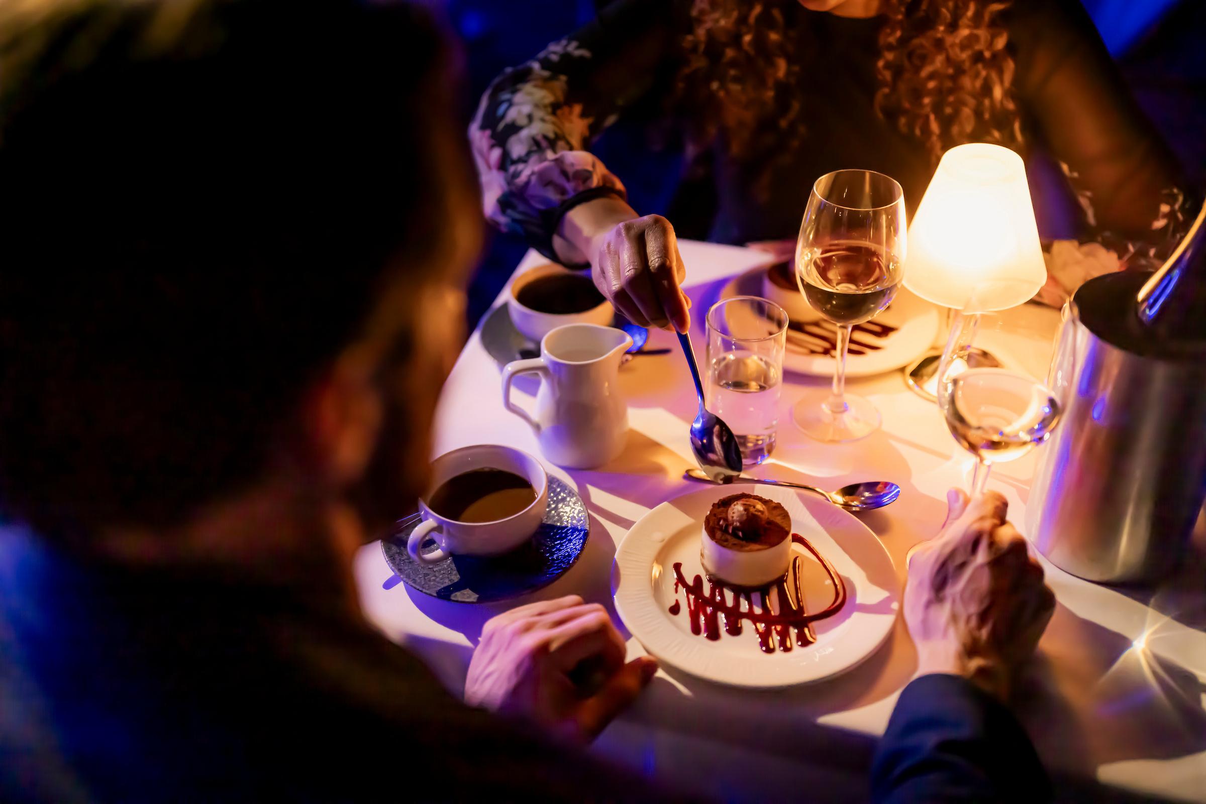 Thames dinner cruise in London — image 8