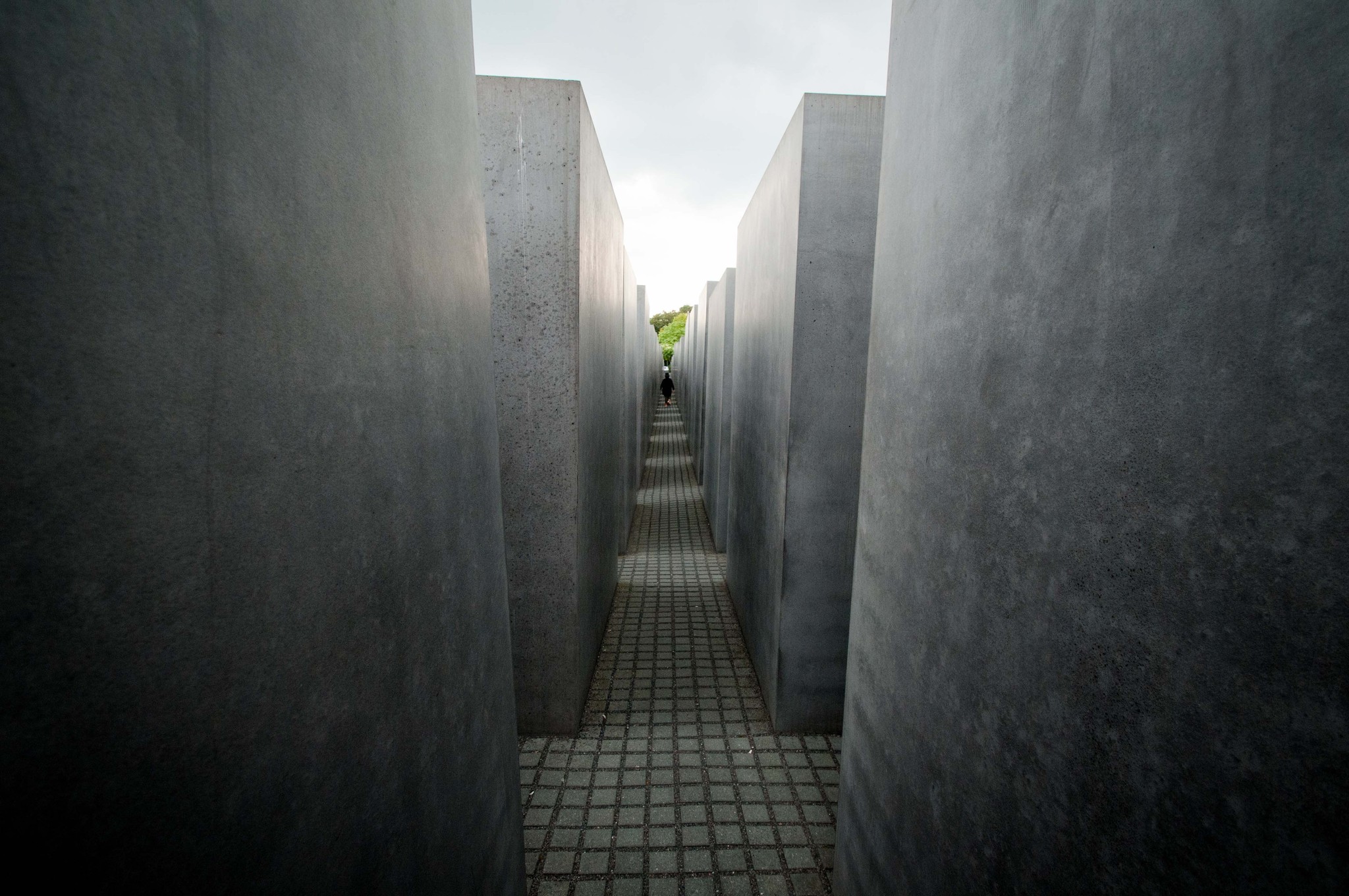 Berlin walking tour — Mitte, the Reichstag and the government quarter — image 3