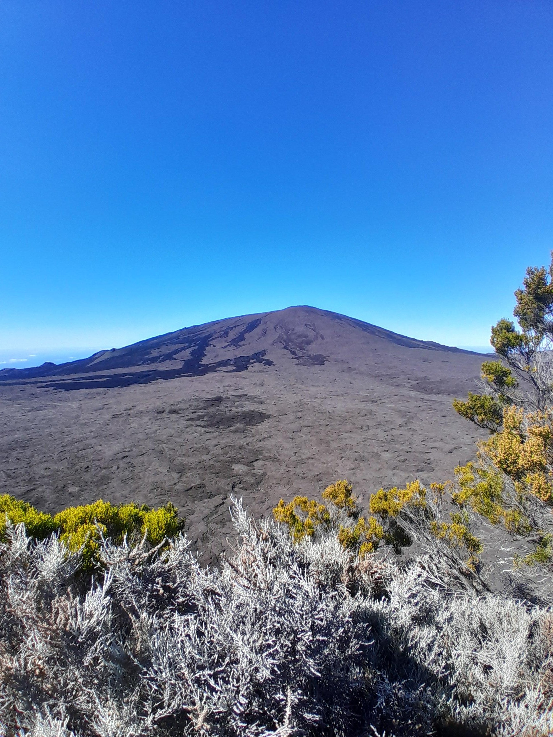 Volcano Discovery: Private Lexus SUV Tour to Piton de la Fournaise