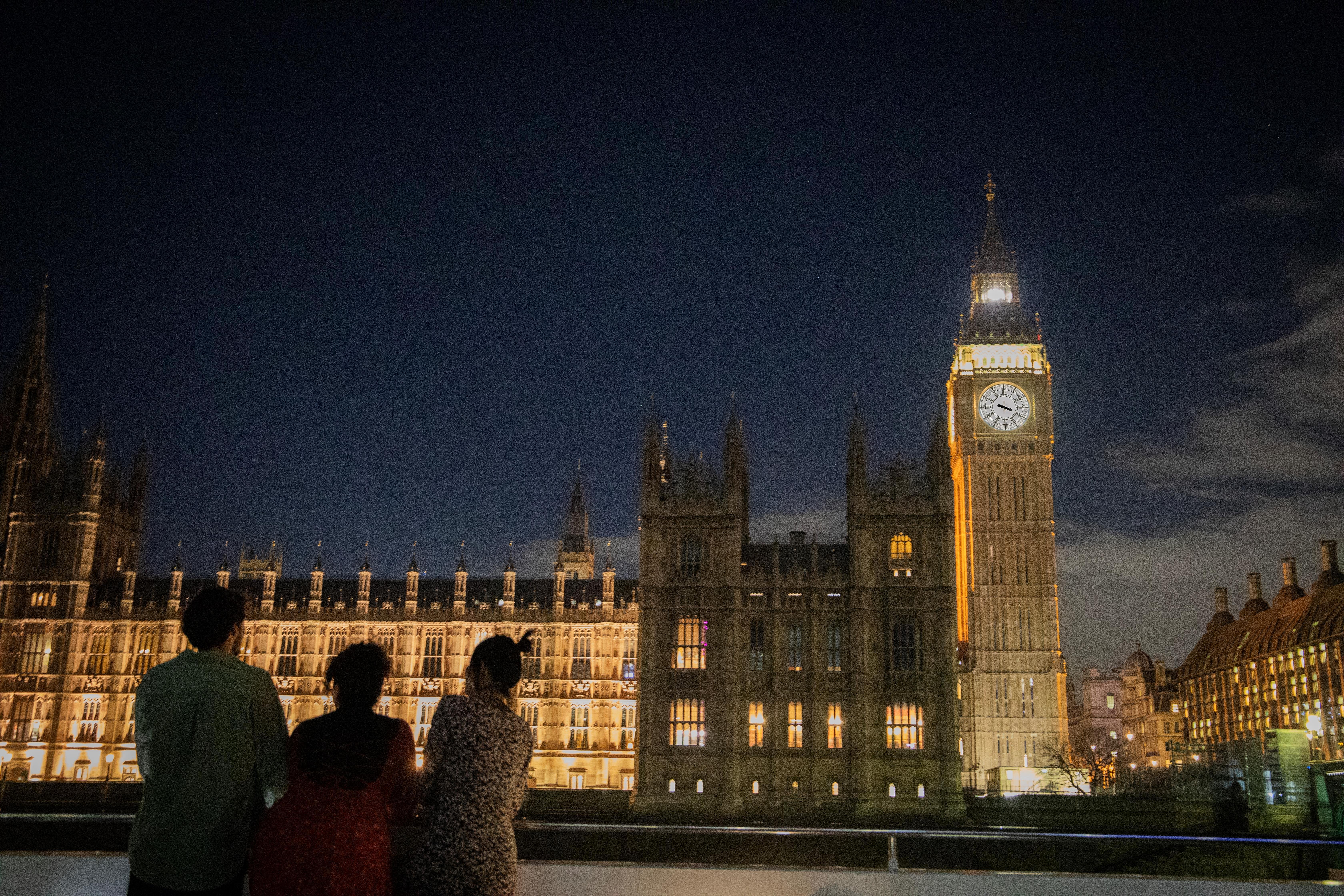 Thames dinner cruise in London — image 3