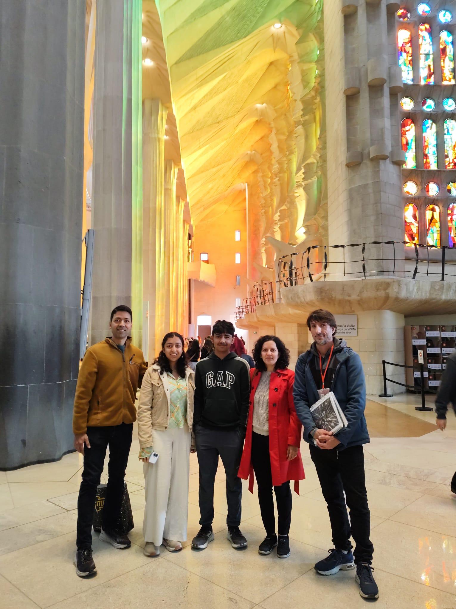 Barcelona: Sagrada Familia Skip-the-line Tour with Guide - 2026 (Verified Reviews)