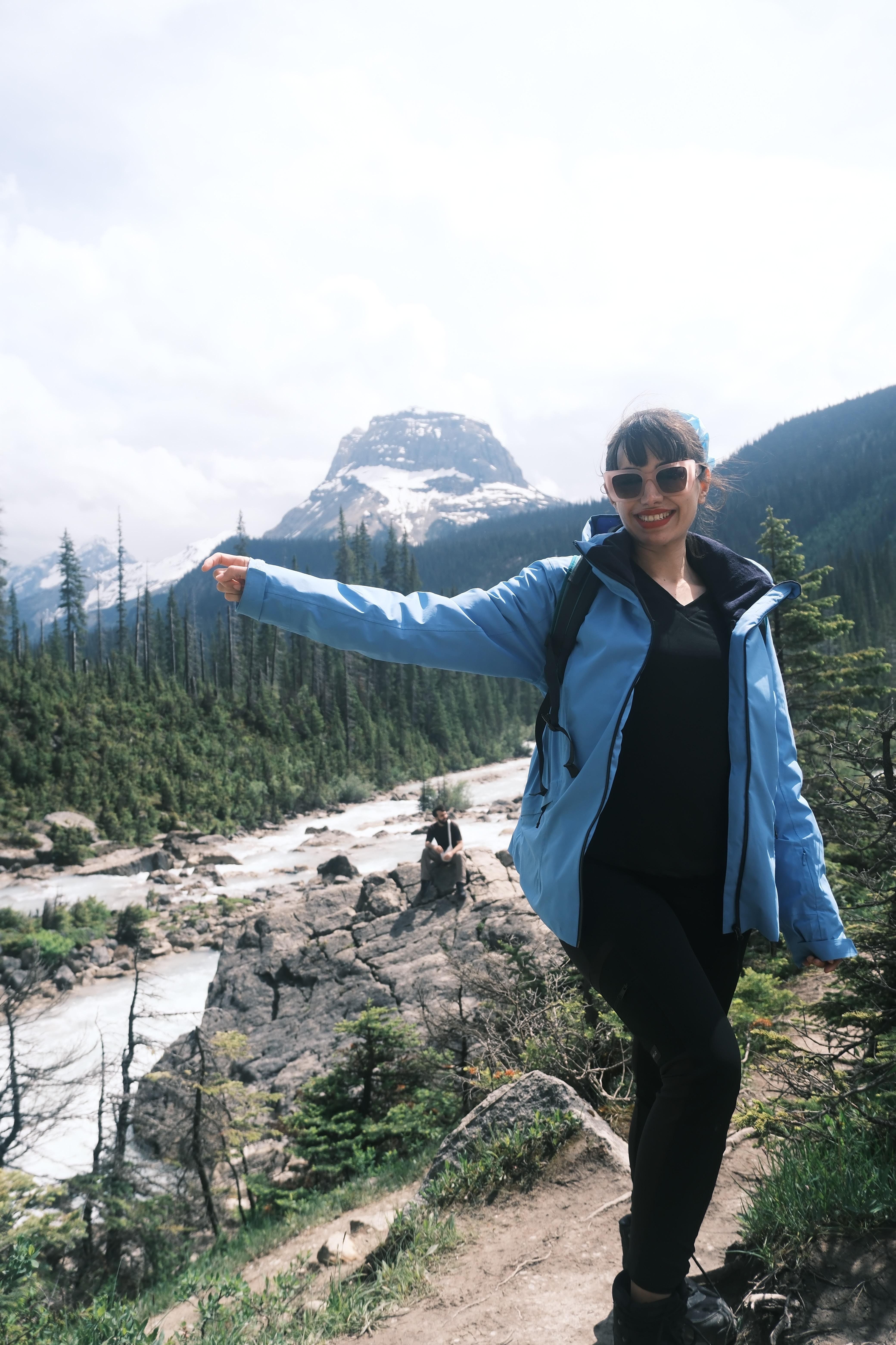 Small Group: Emerald Lake (Optional Canoe) & Takakkaw Falls