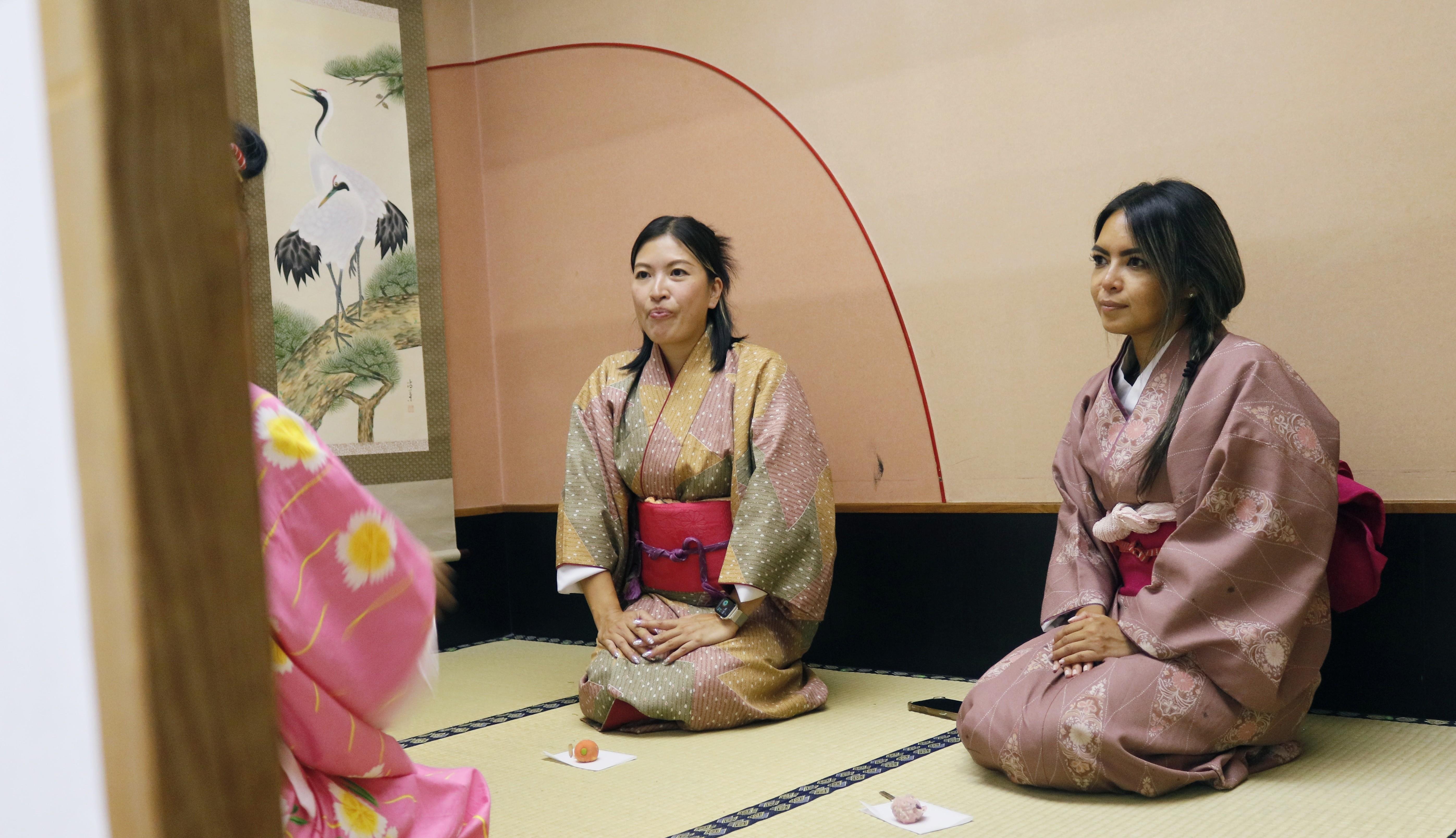 Learn Zen in a Matcha Tea-Making Class near Osaka Castle