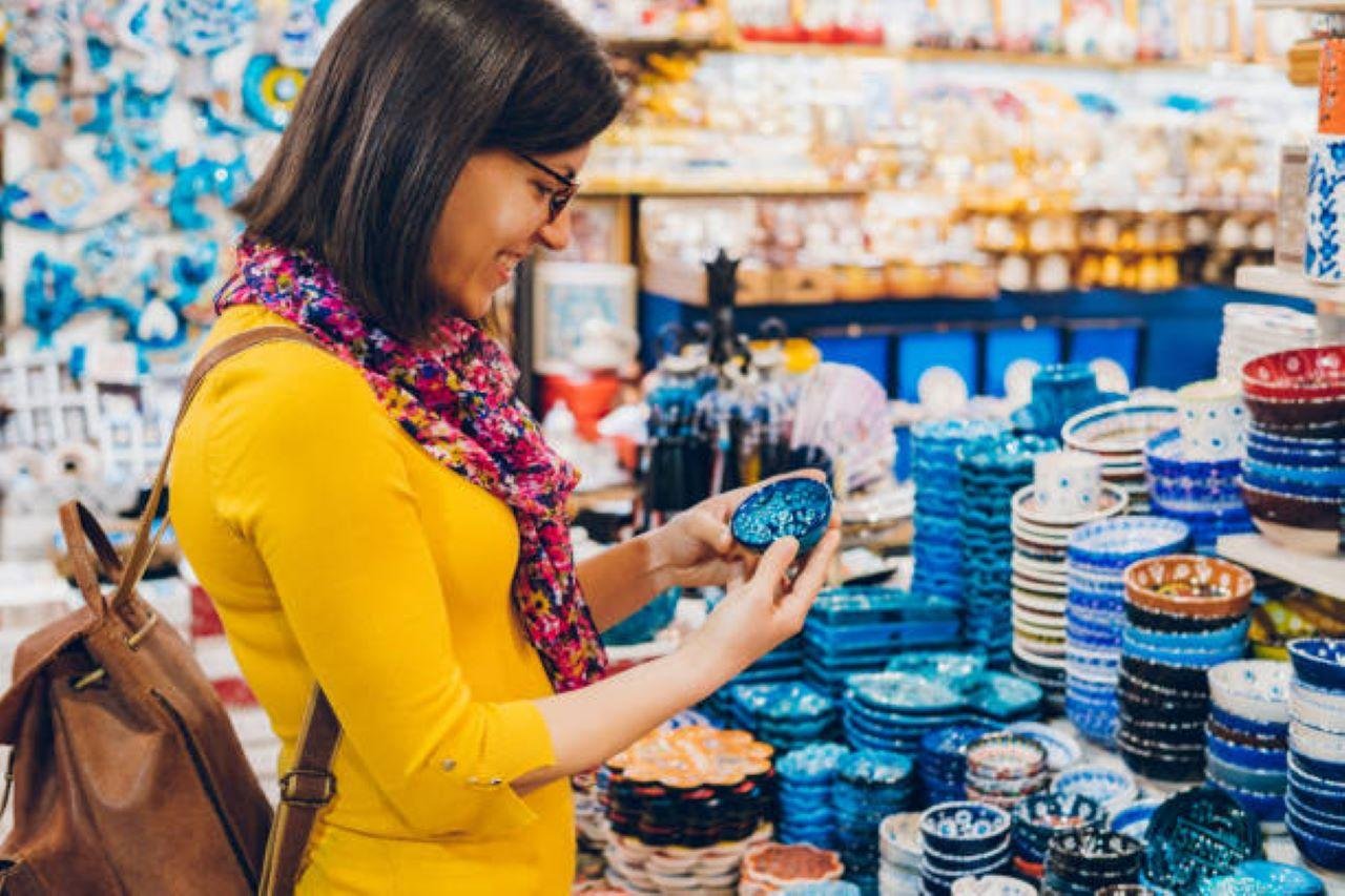 Delhi Personal Shopping Tour with Local Female Expert