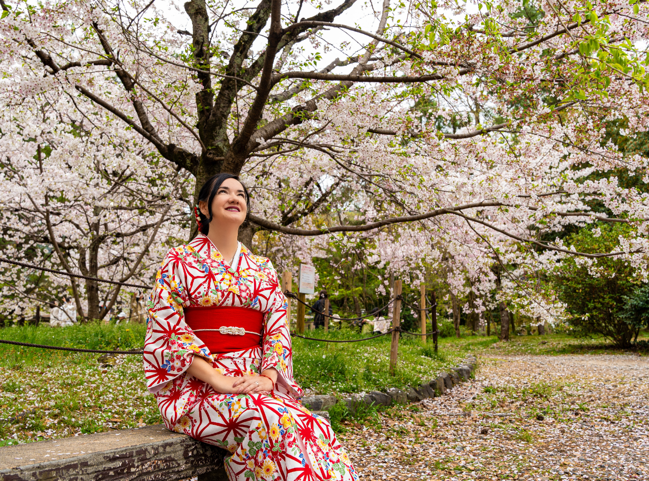 Kyoto: Vestimenta Tradicional com Kimono e Sessão de Fotos Privada