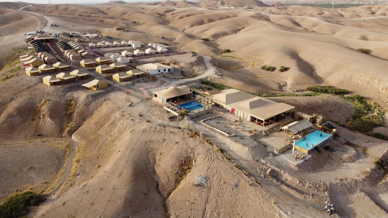 Agafay Desert Overnight: Dinner, Live Show & Stargazing from Marrakech