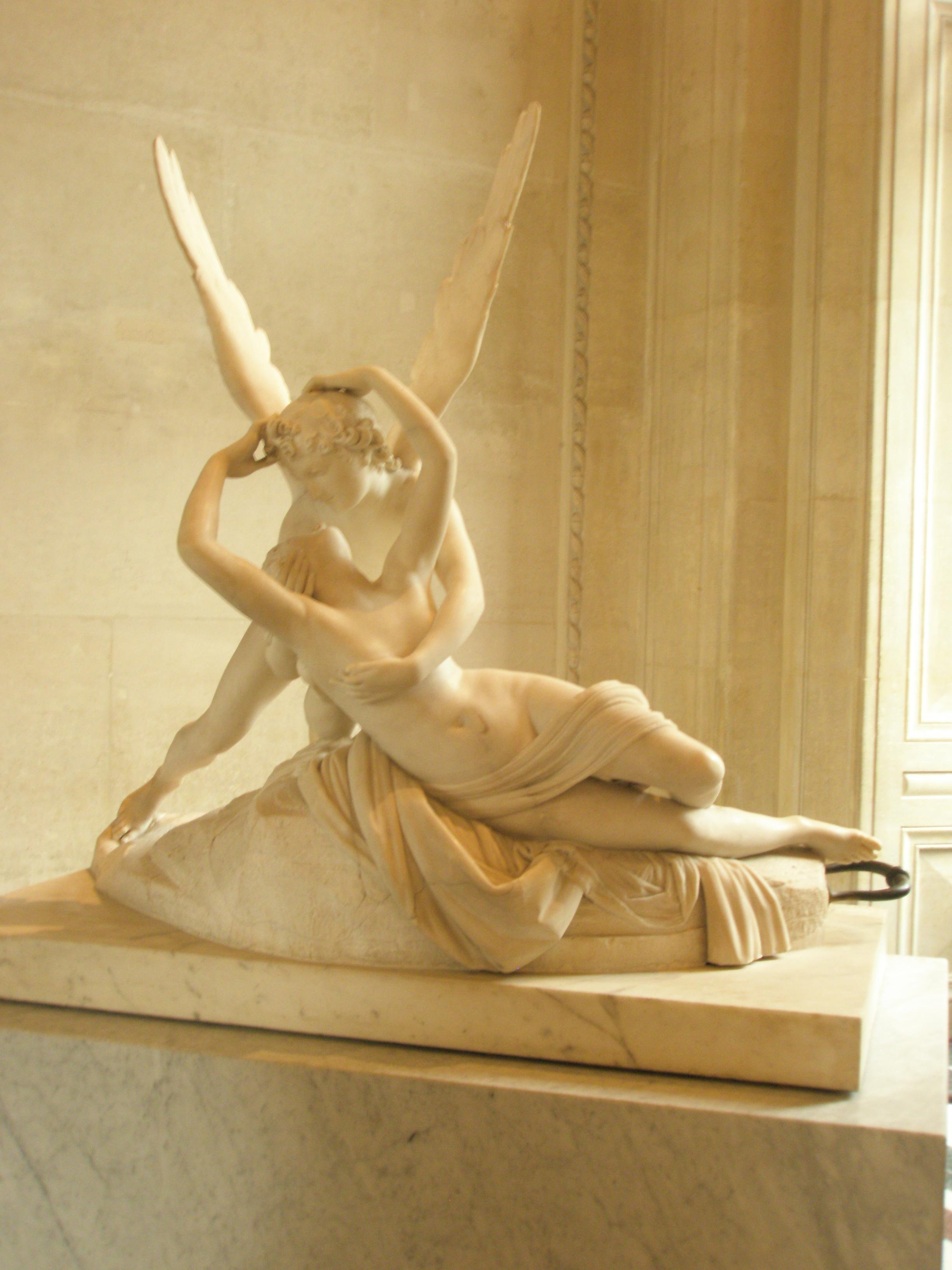Louvre Family Private Tour with Reserved Entry