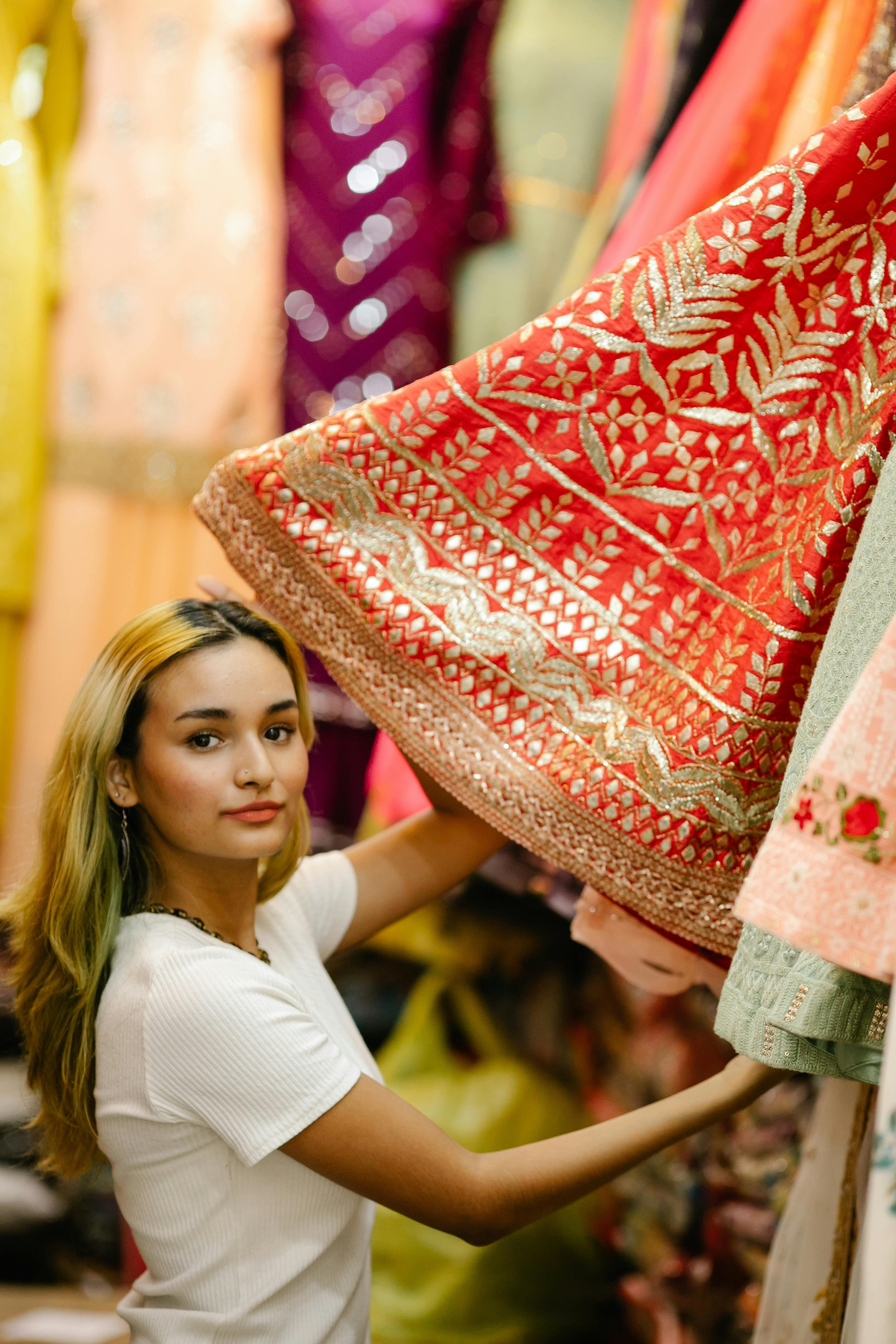 Delhi Personal Shopping Tour with Local Female Expert