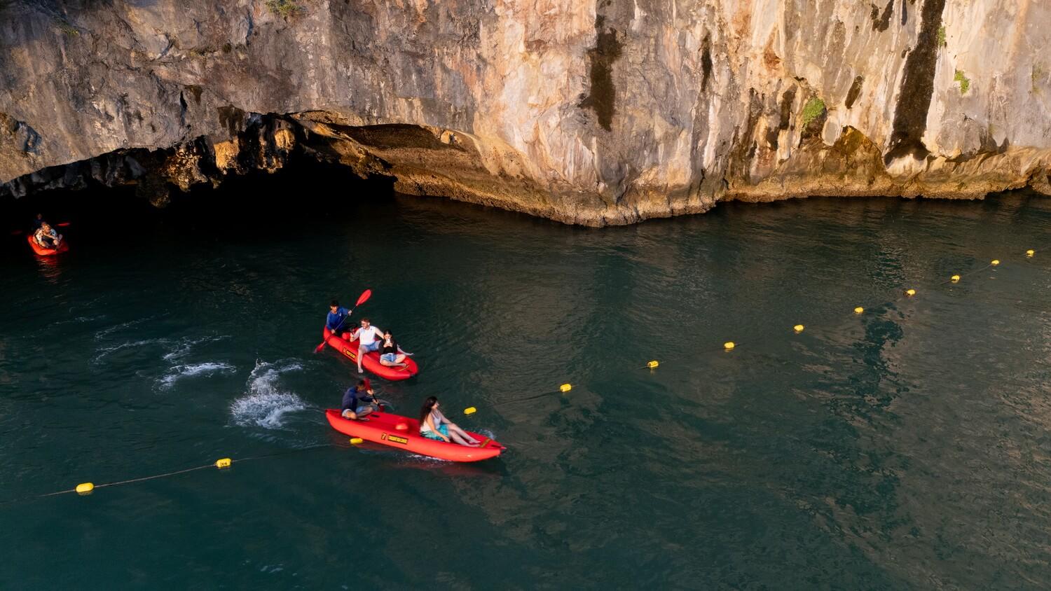 Khao Lak: Twilight Sea Canoe & Bioluminescent Plankton Night Tour