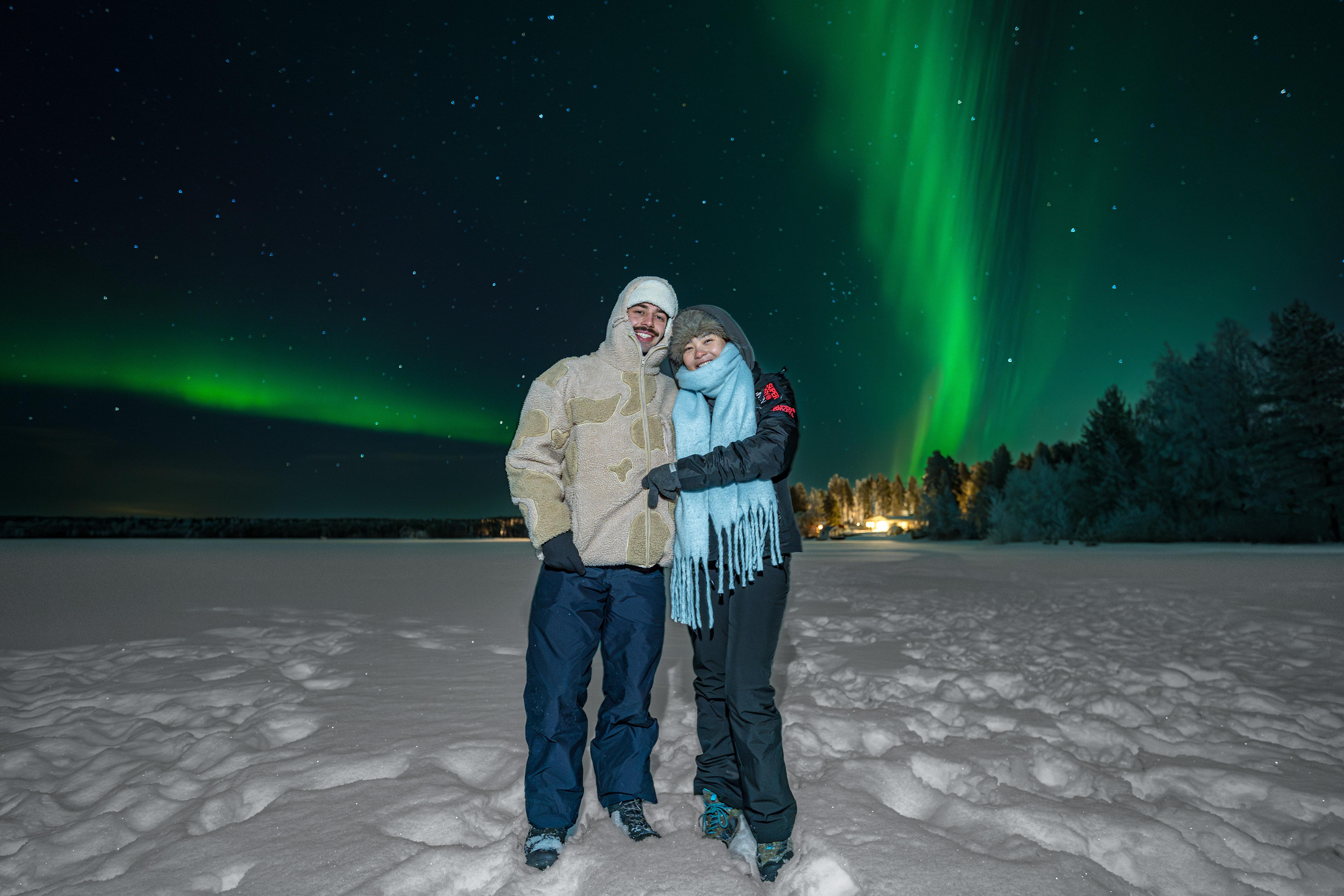 Rovaniemi Aurora Hunt – Expert-Led Northern Lights Chase with Free Photos