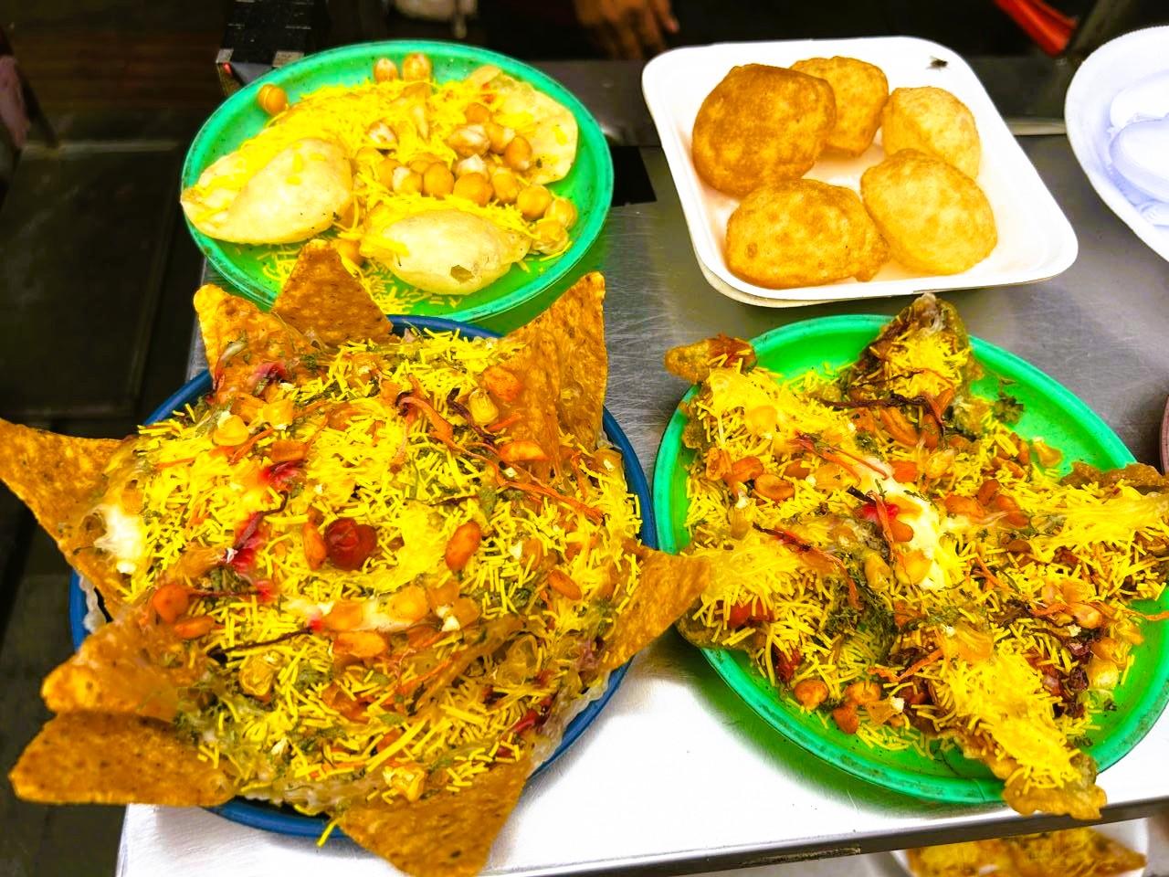 Bangalore Evening Street Food Tour & Lalbagh Gardens