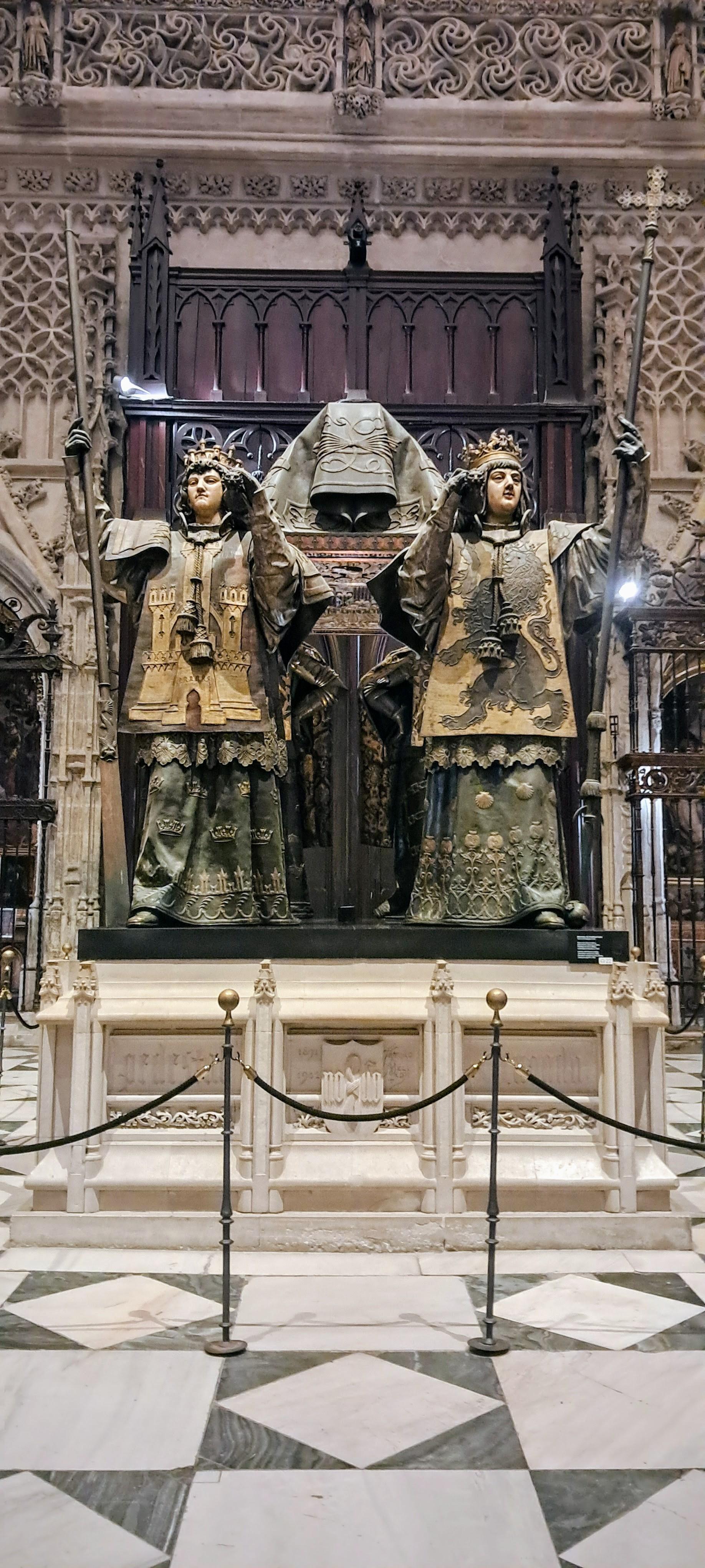 Seville Cathedral After-Dark Tour with High Altar Light Show