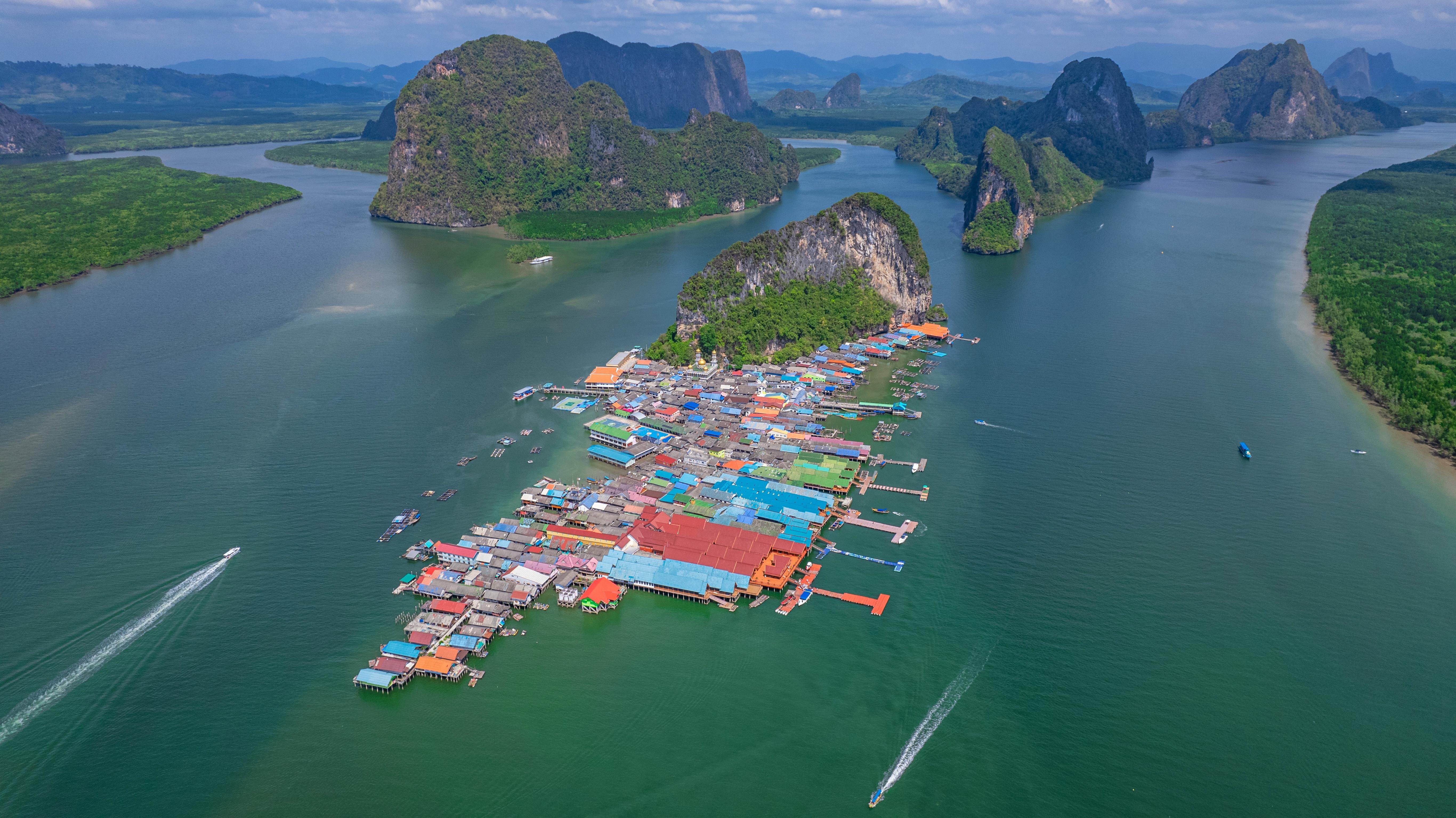 Phuket: Phi Phi, Maya, and James Bond Island Day Cruise