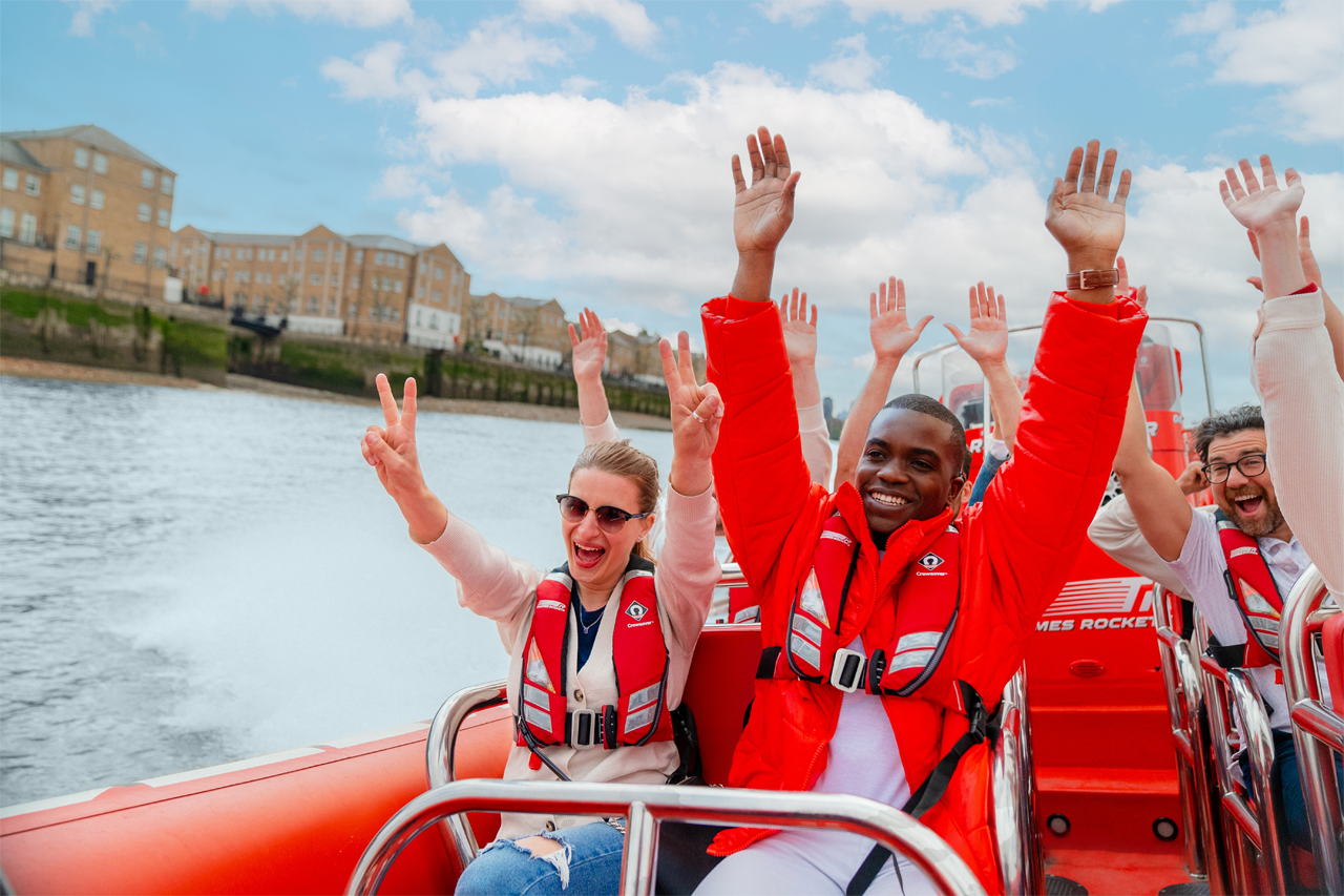 London speedboat tour on the River Thames — image 2