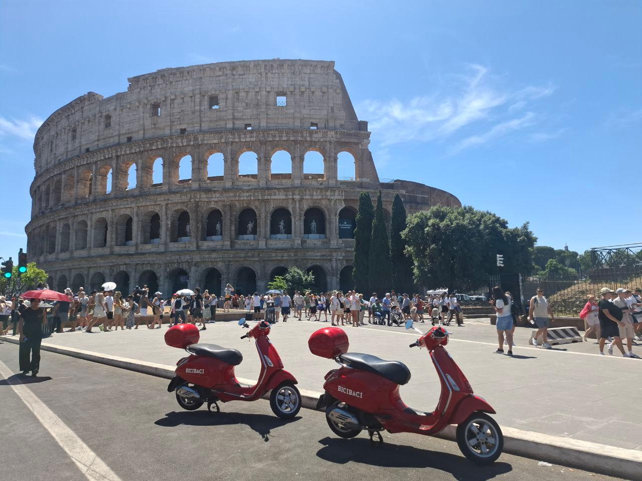 Colosseum underground and arena floor guided tour — image 6