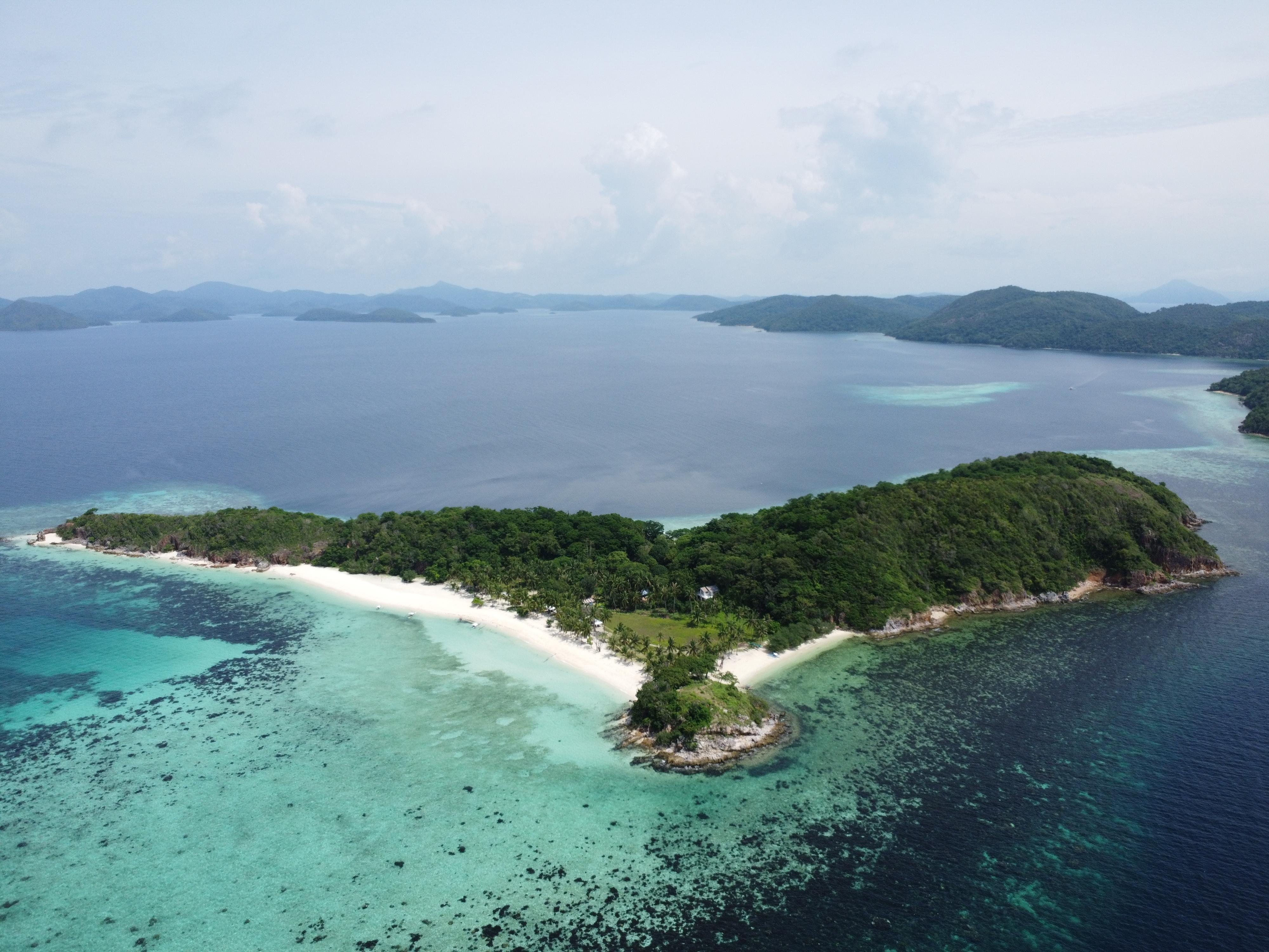 Coron Town: Island Hopping & Pristine Beaches Day Trip with Lunch