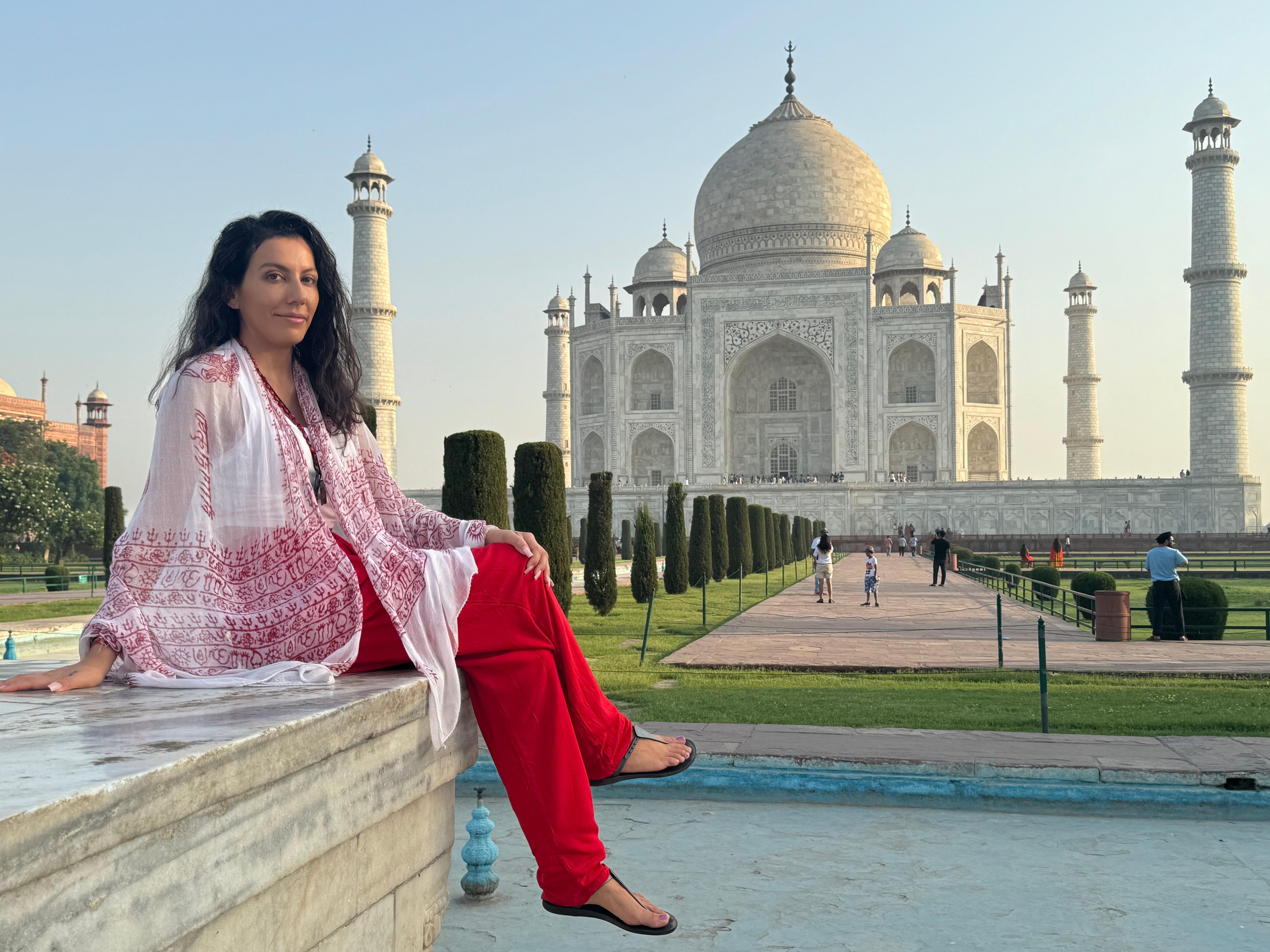 Taj Mahal Sunrise Tour with Express Entry & Local Guide