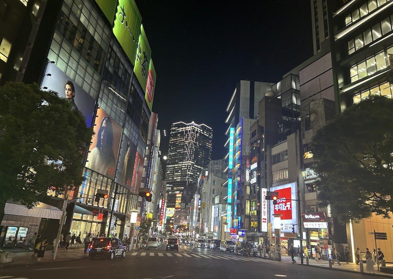 Tokyo Night Walk: Shibuya & Shinjuku in 4 Hours