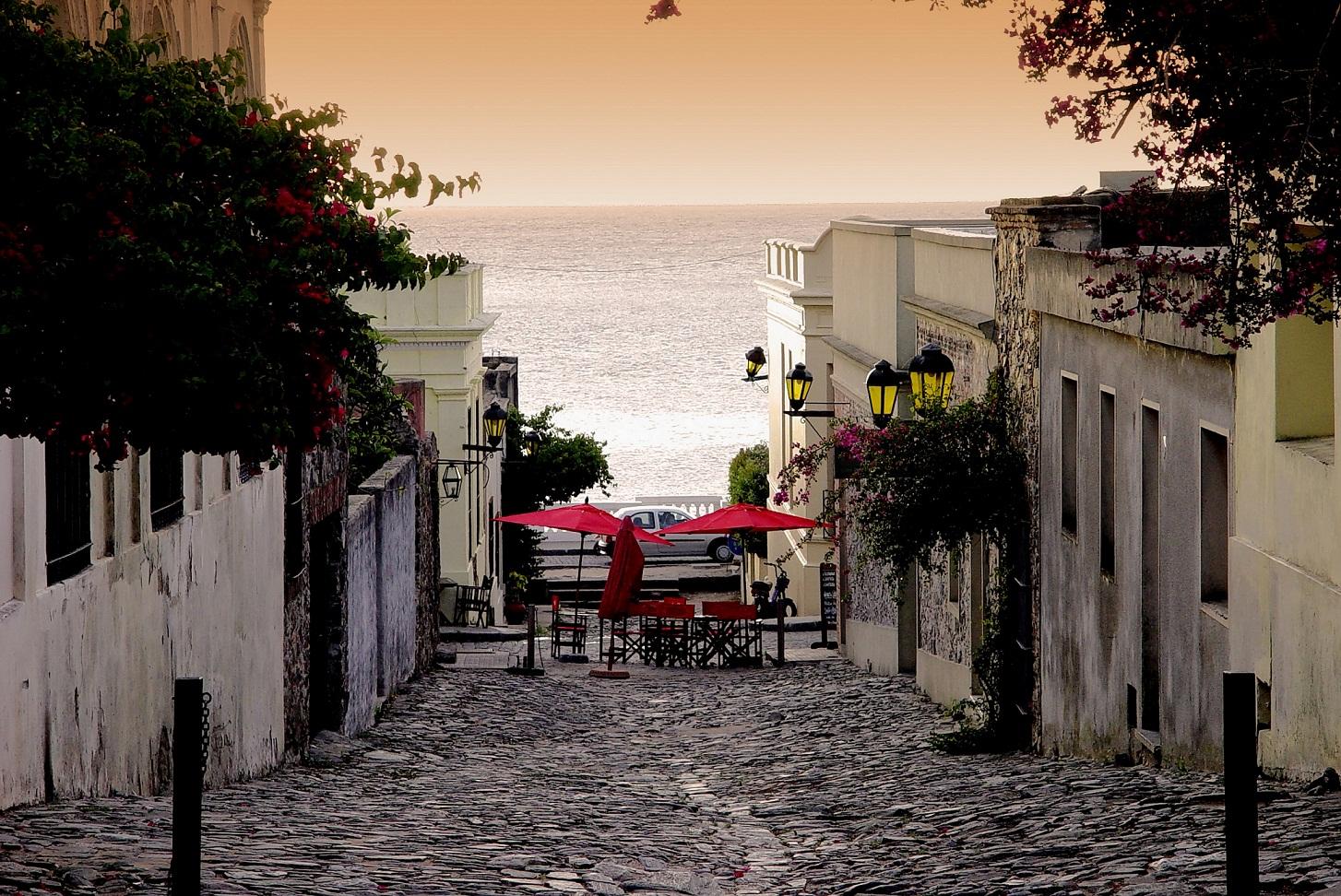 Historic Colonia del Sacramento Day Trip from Montevideo
