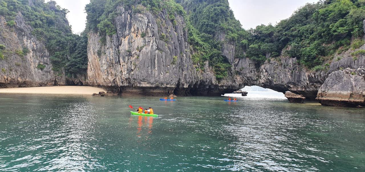 Ha Long & Lan Ha Bay 2-Day Cruise from Hanoi with All Meals