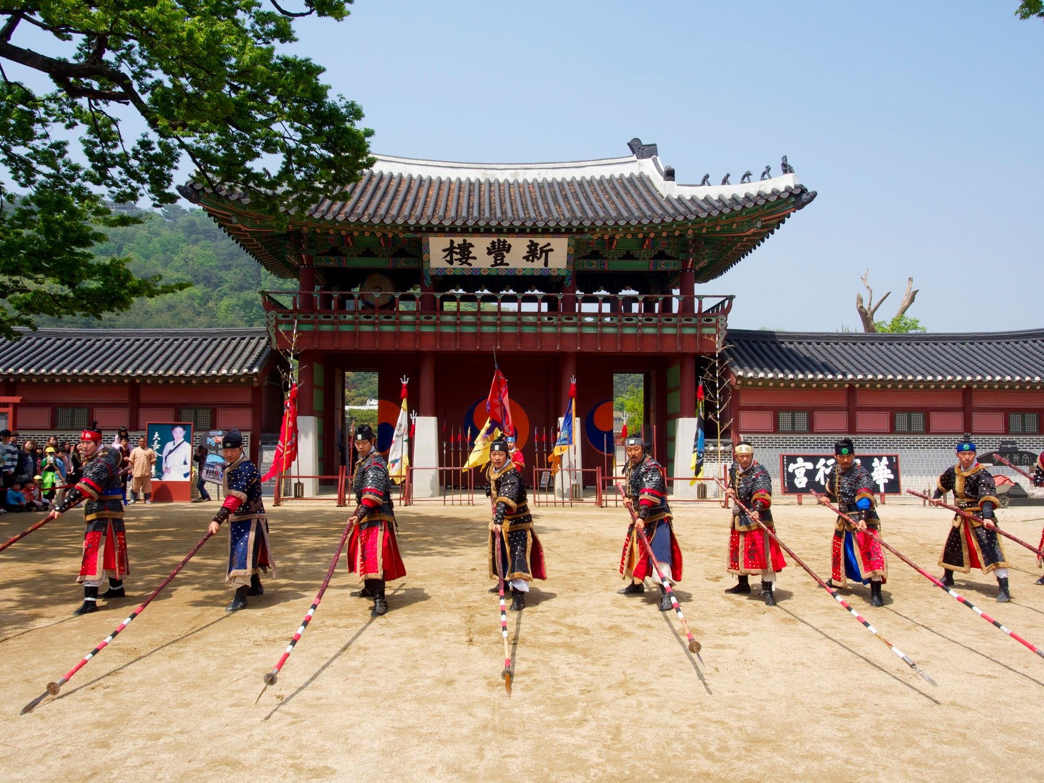 Suwon Hwaseong Fortress UNESCO World Heritage site and guided tour — image 1