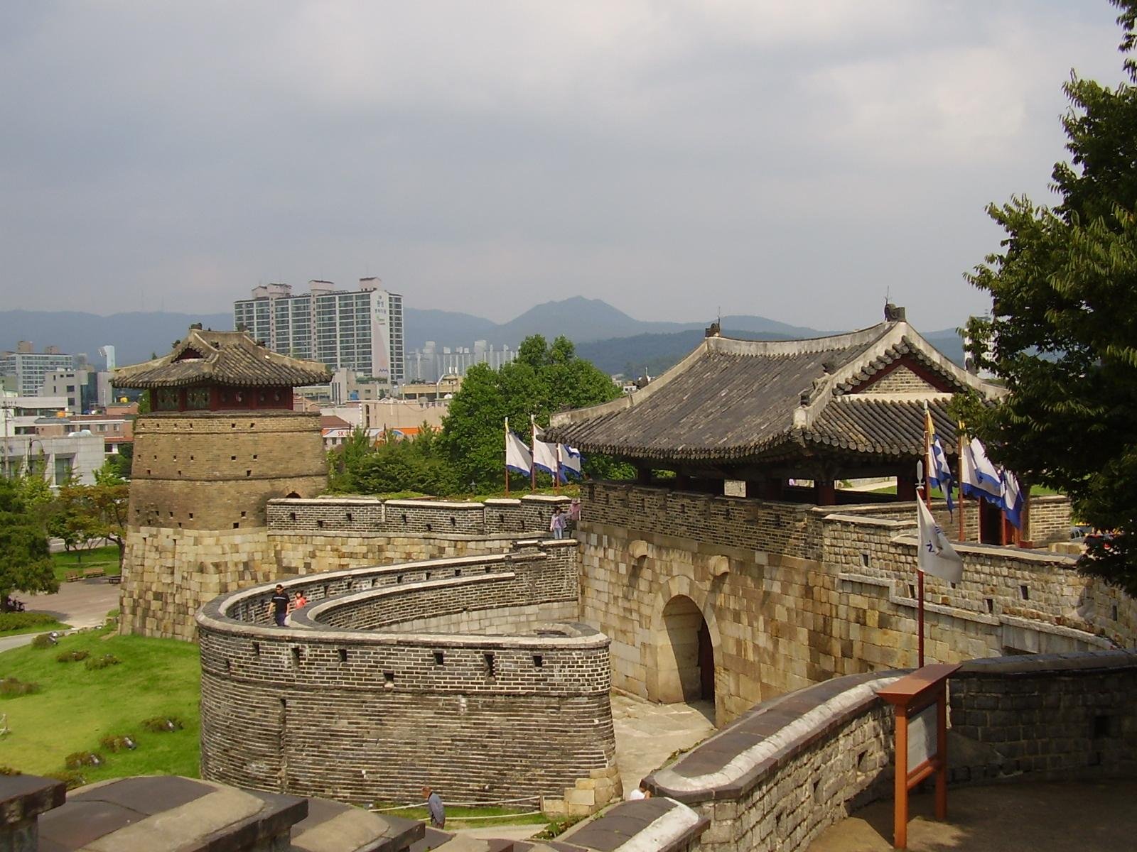 Suwon Hwaseong Fortress UNESCO World Heritage site and guided tour — image 5