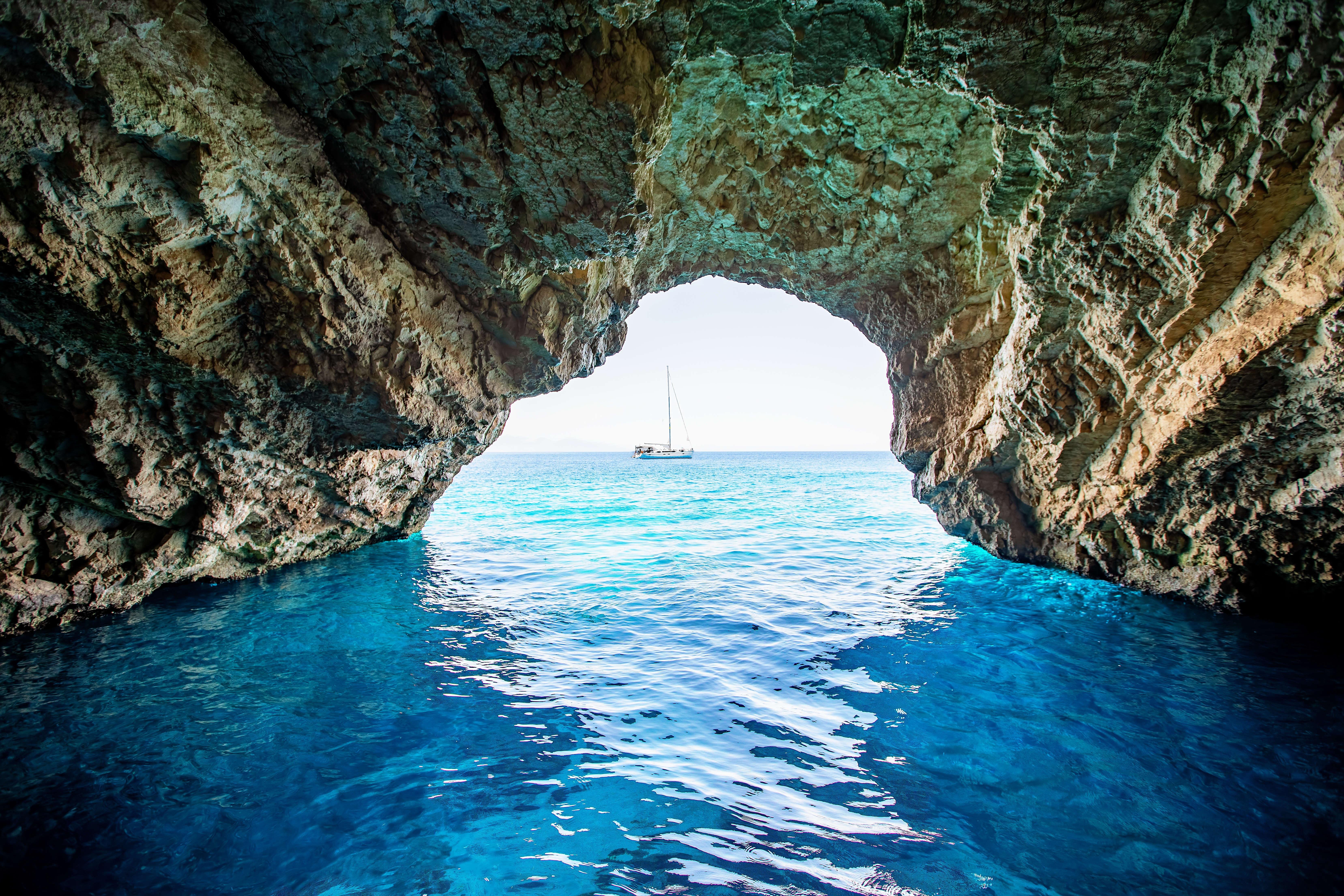 Capri Boat Tour from Sorrento with Snorkeling & Drinks