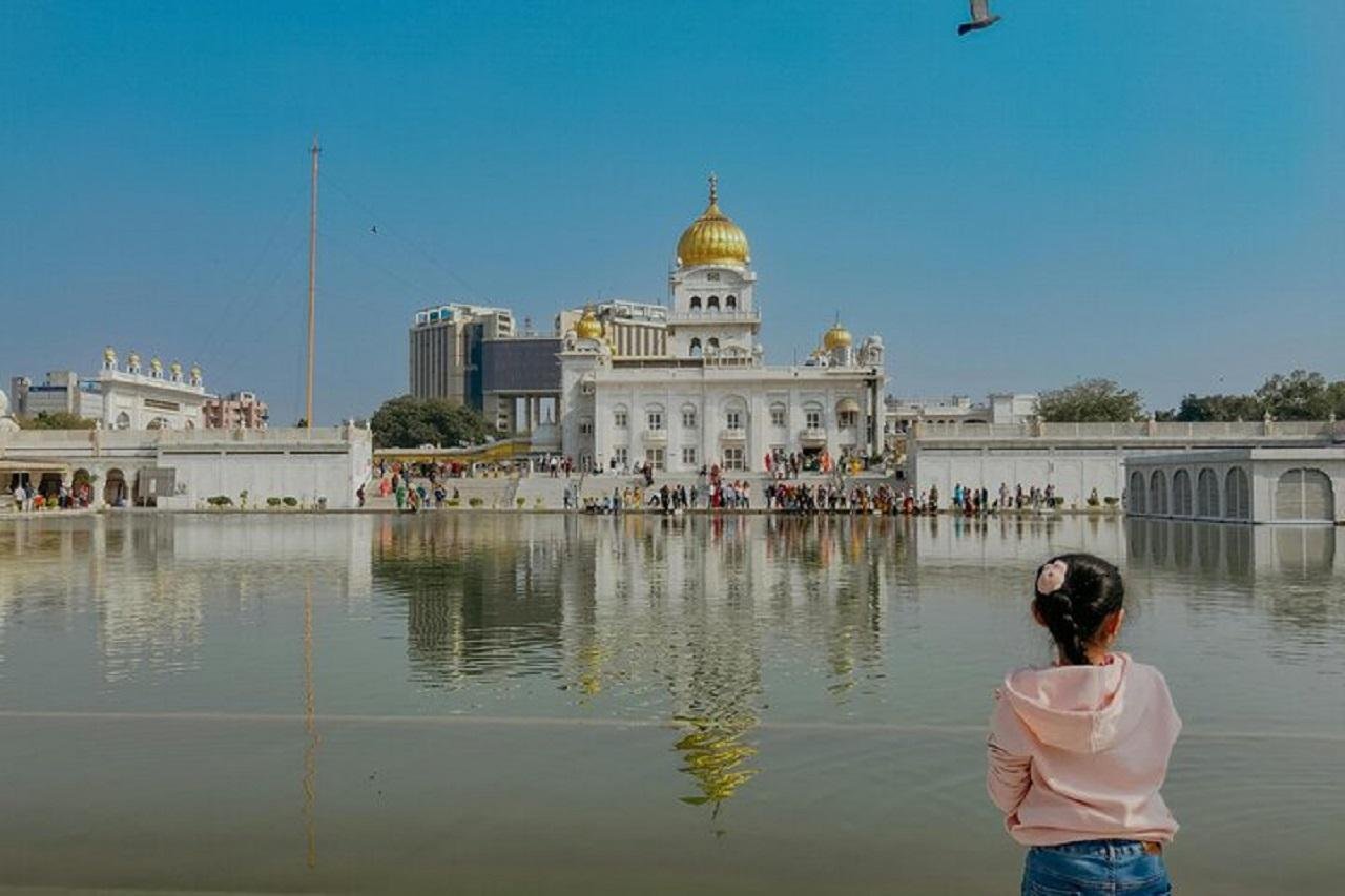 Private Full-Day Old & New Delhi Tour with Female Guide