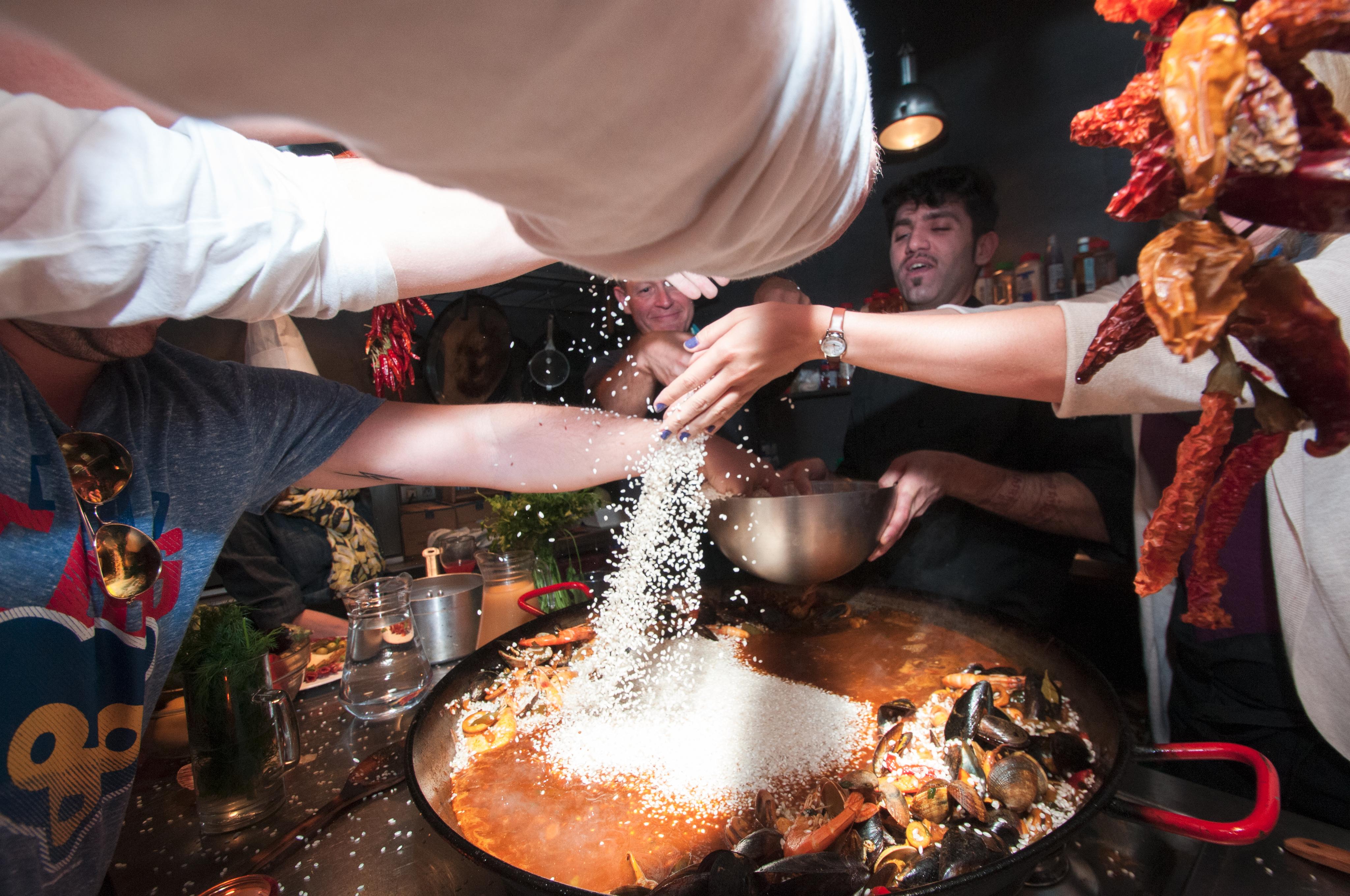 paella cooking class in Barcelona — photo 8