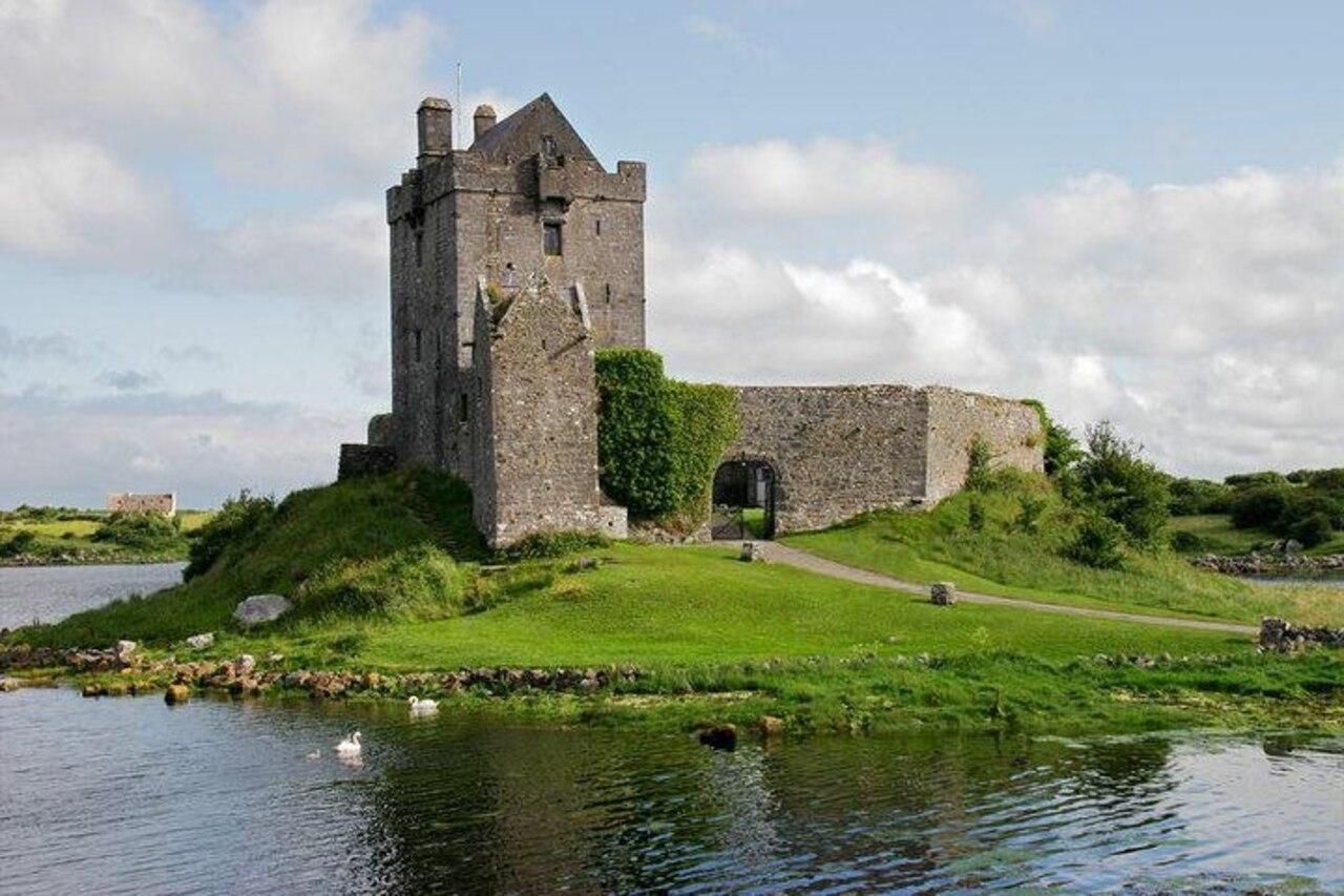 Cliffs of Moher & Wild Atlantic Way Private Luxury Tour
