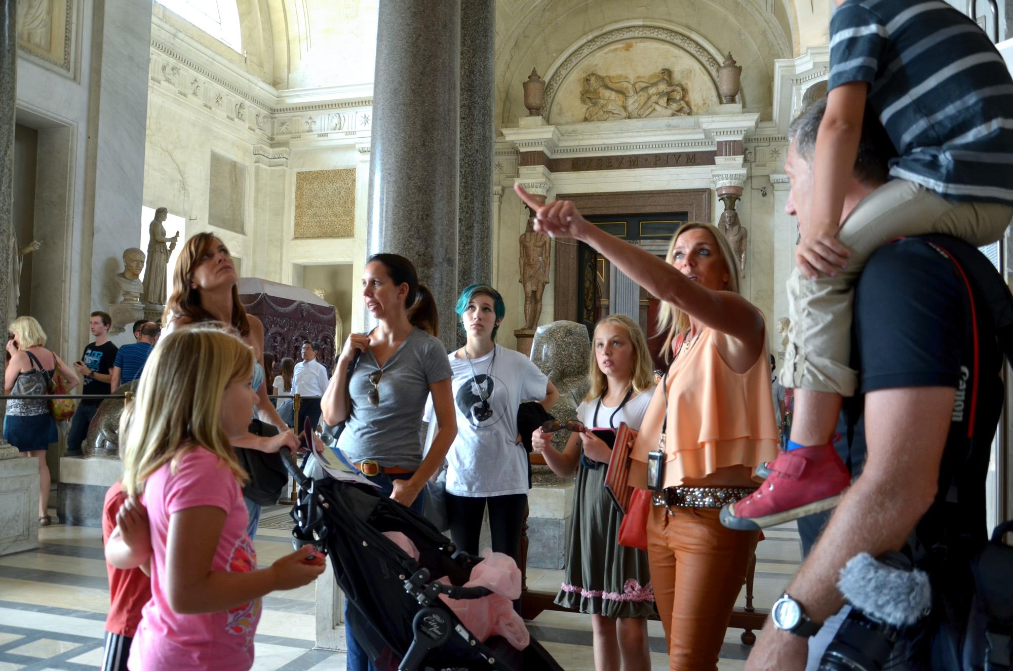 Private Vatican Family Tour with Scavenger Hunt
