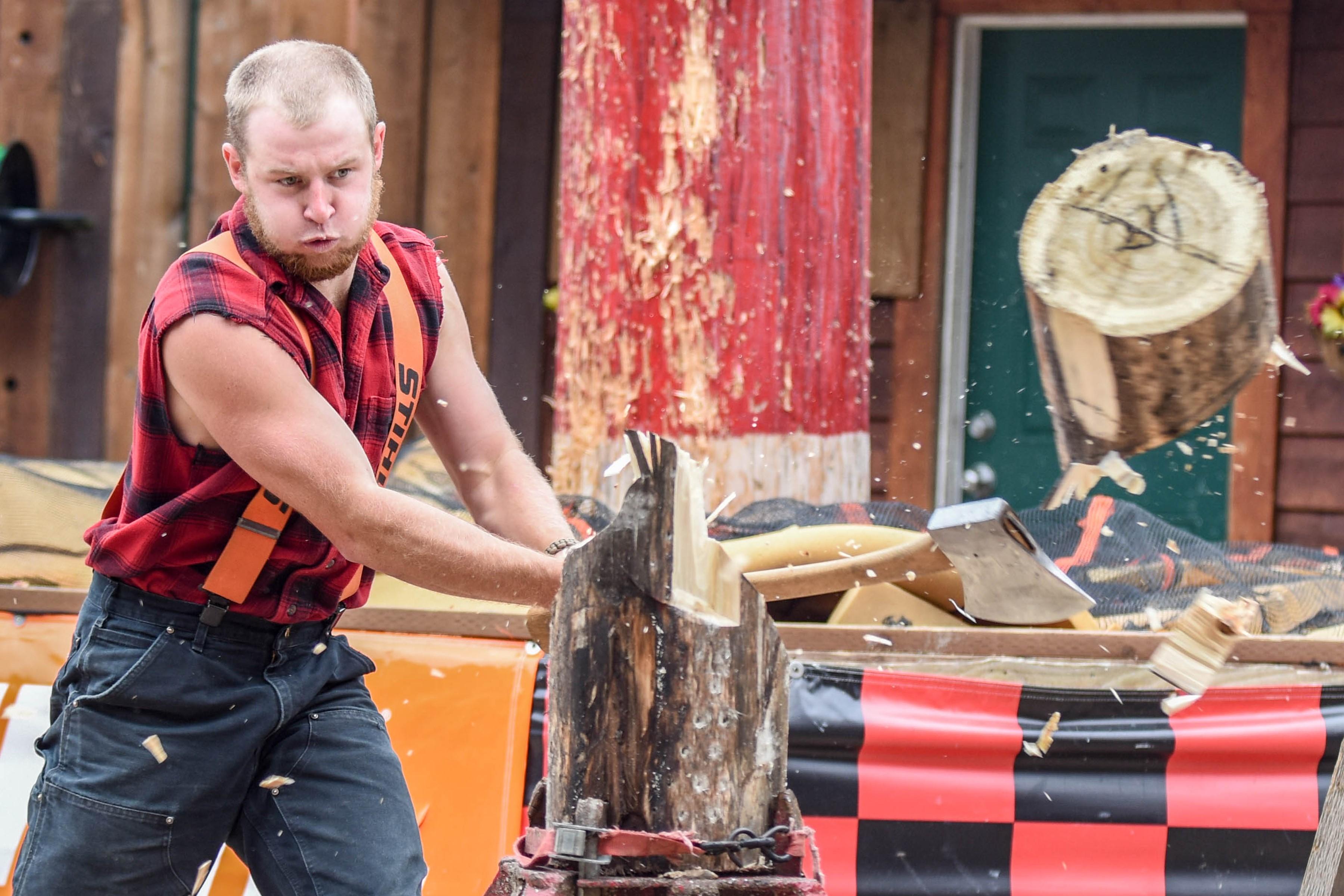 Great Alaskan Lumberjack Show and crab feast combo in Ketchikan