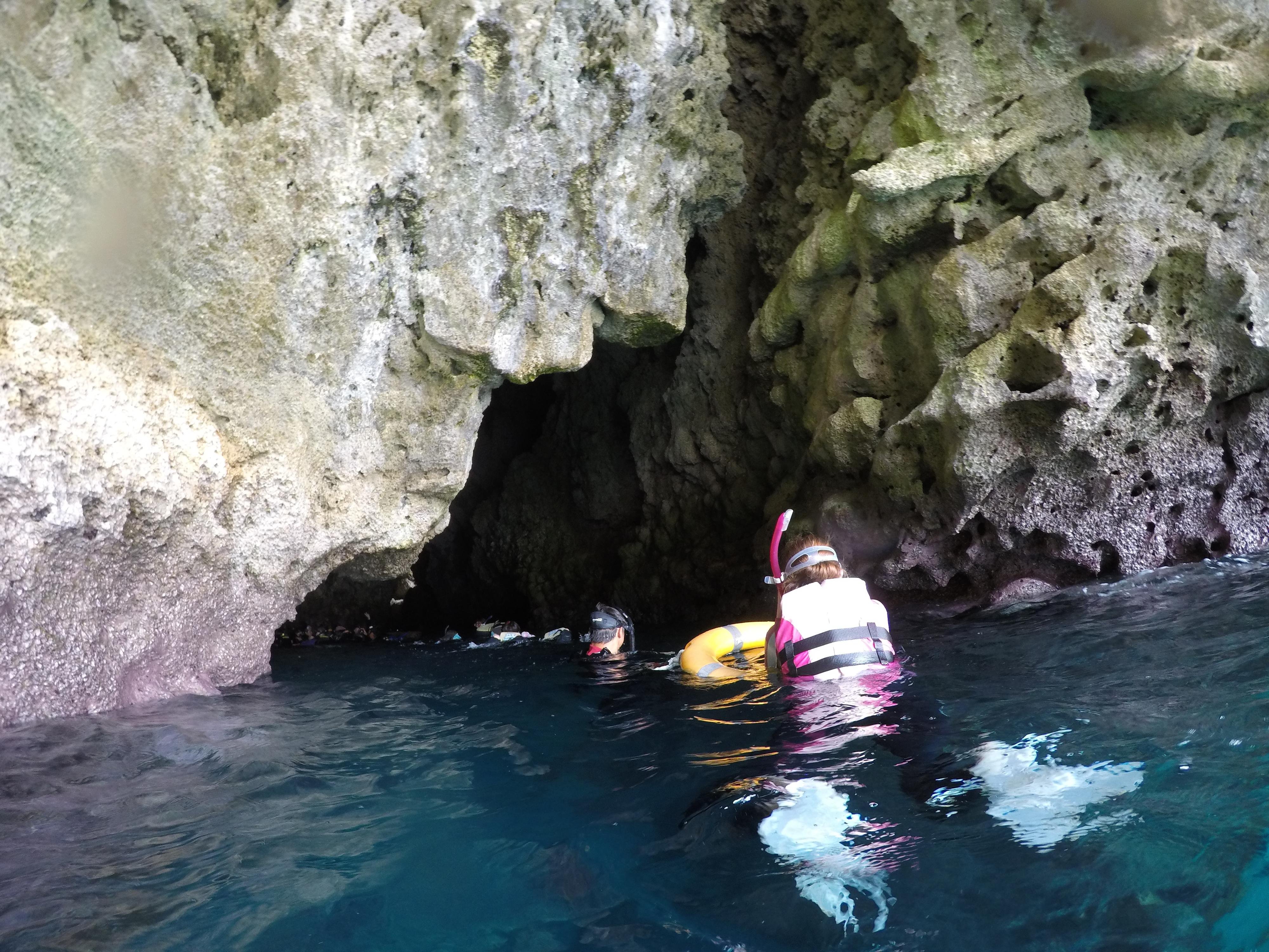 From Naha or Chatan: Blue Cave Snorkeling boat entry