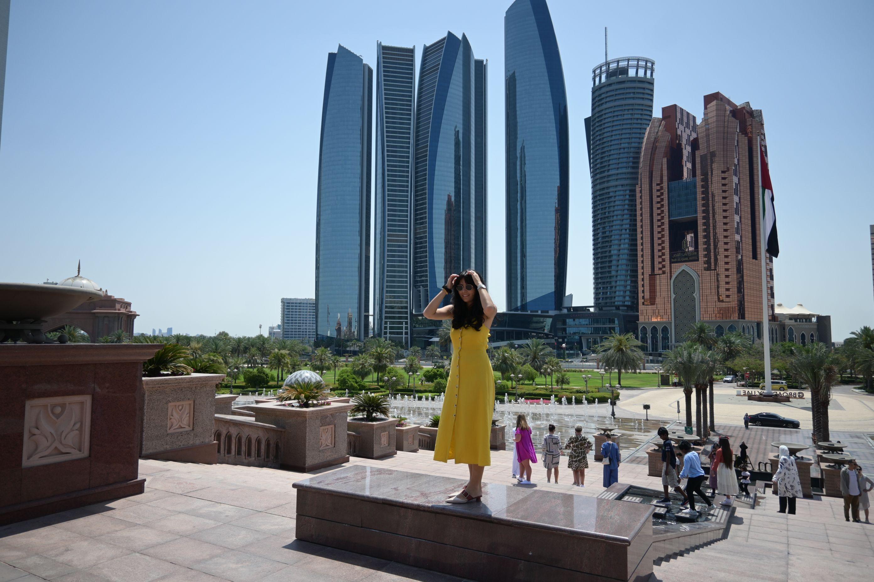 Abu Dhabi Day Trip from Dubai with Warner Bros. World Ticket
