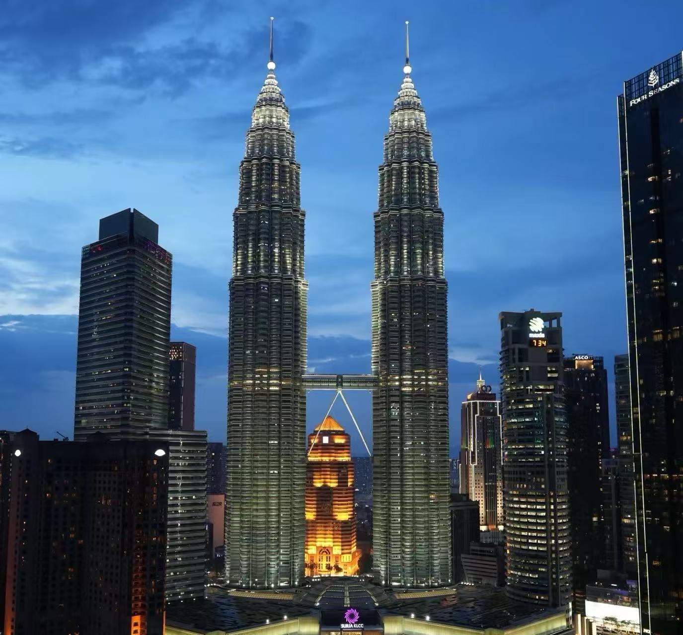 Kuala Lumpur Full-Day Heritage & Night Market Tour