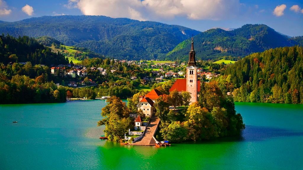 From Ljubljana: Trip to Lake Bled and Bled Castle — Lake Bled day trip from Ljubljana (6)
