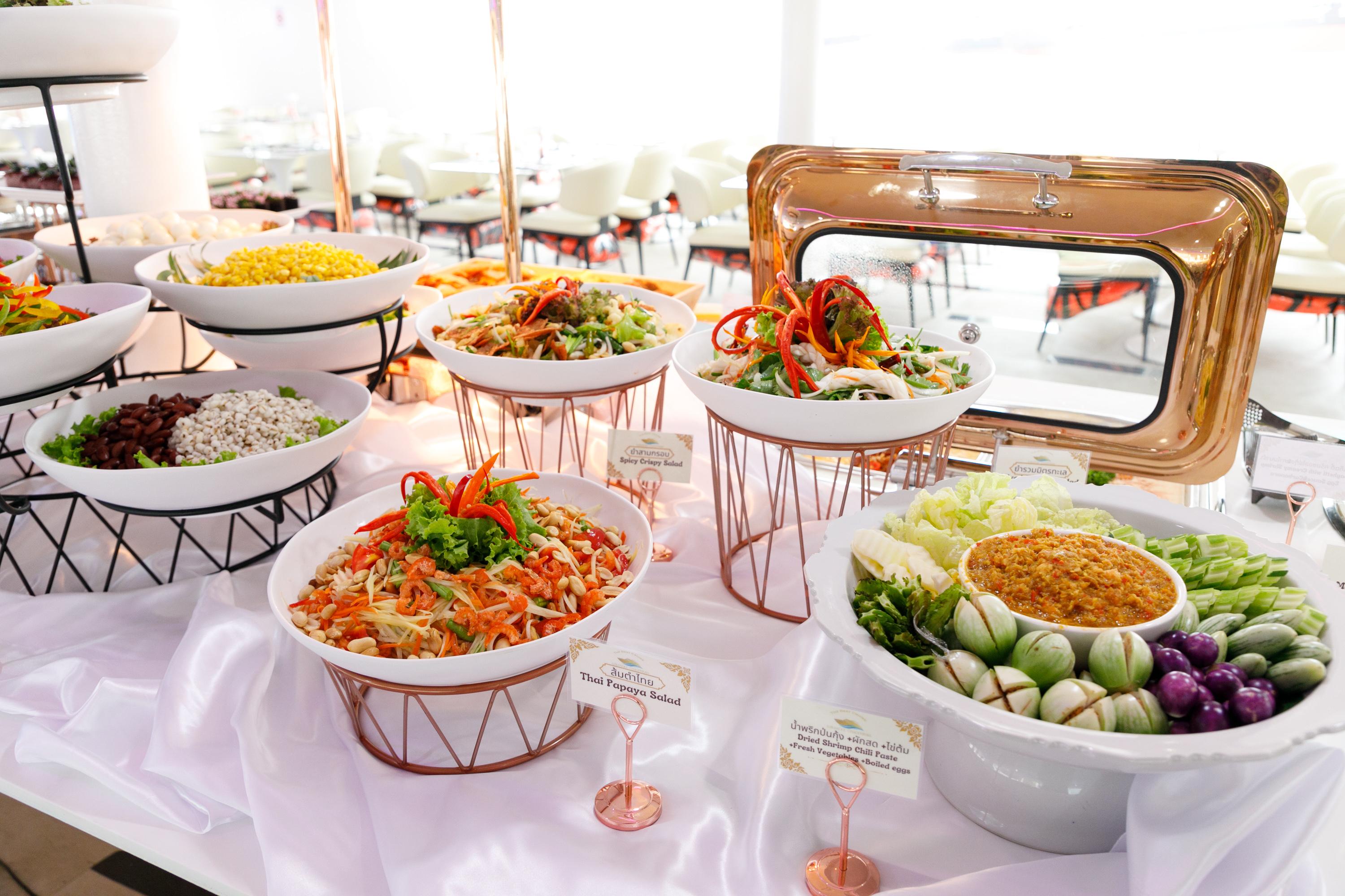 Bangkok Chao Phraya Dinner Cruise with Cultural Show