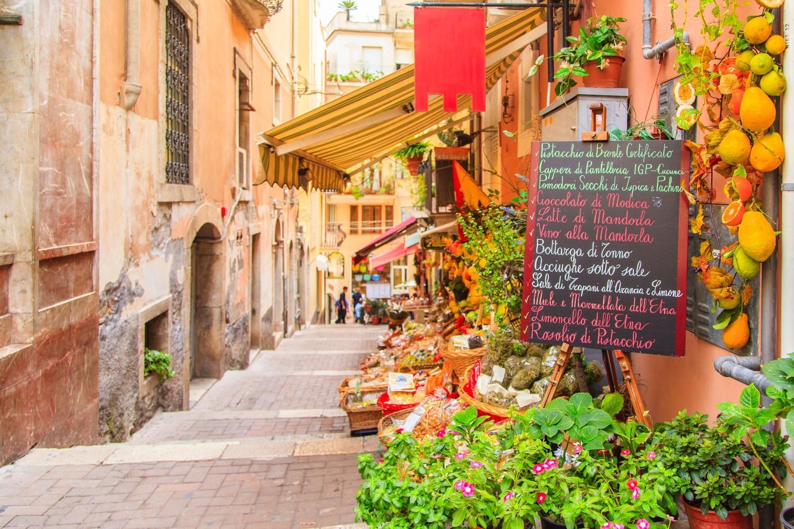 Private Walking Tour of Taormina's Historic Landmarks