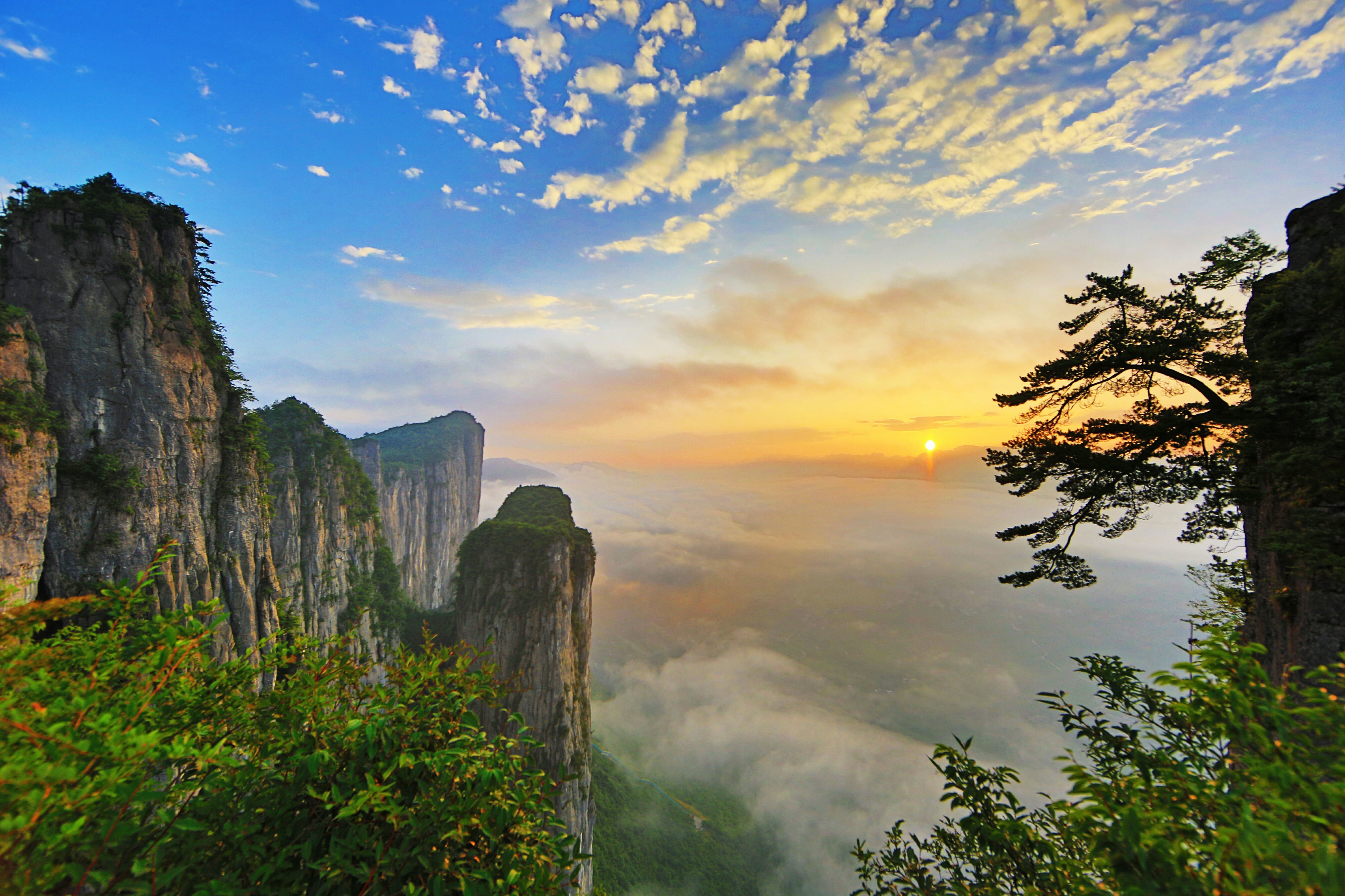 Private 4-Day Zhangjiajie & Enshi Grand Canyon Adventure