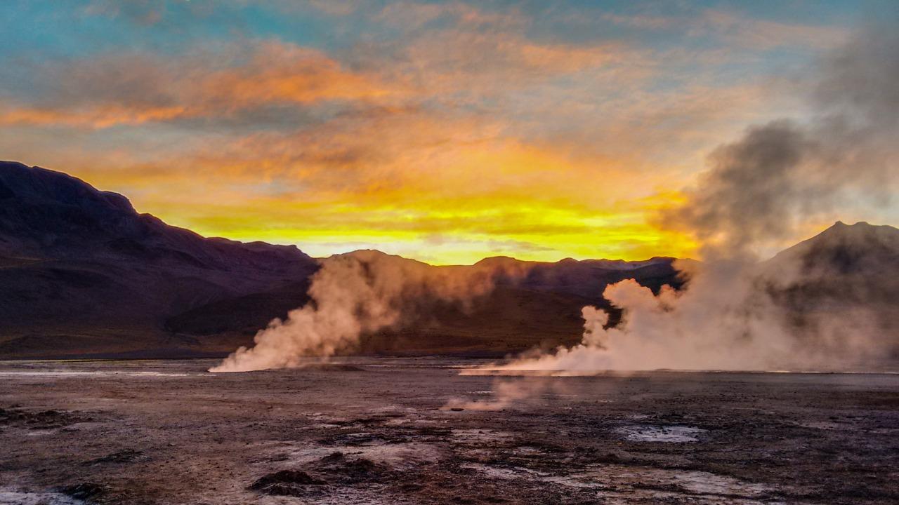 El Tatio Geysers & Machuca Lagoon at Sunrise
