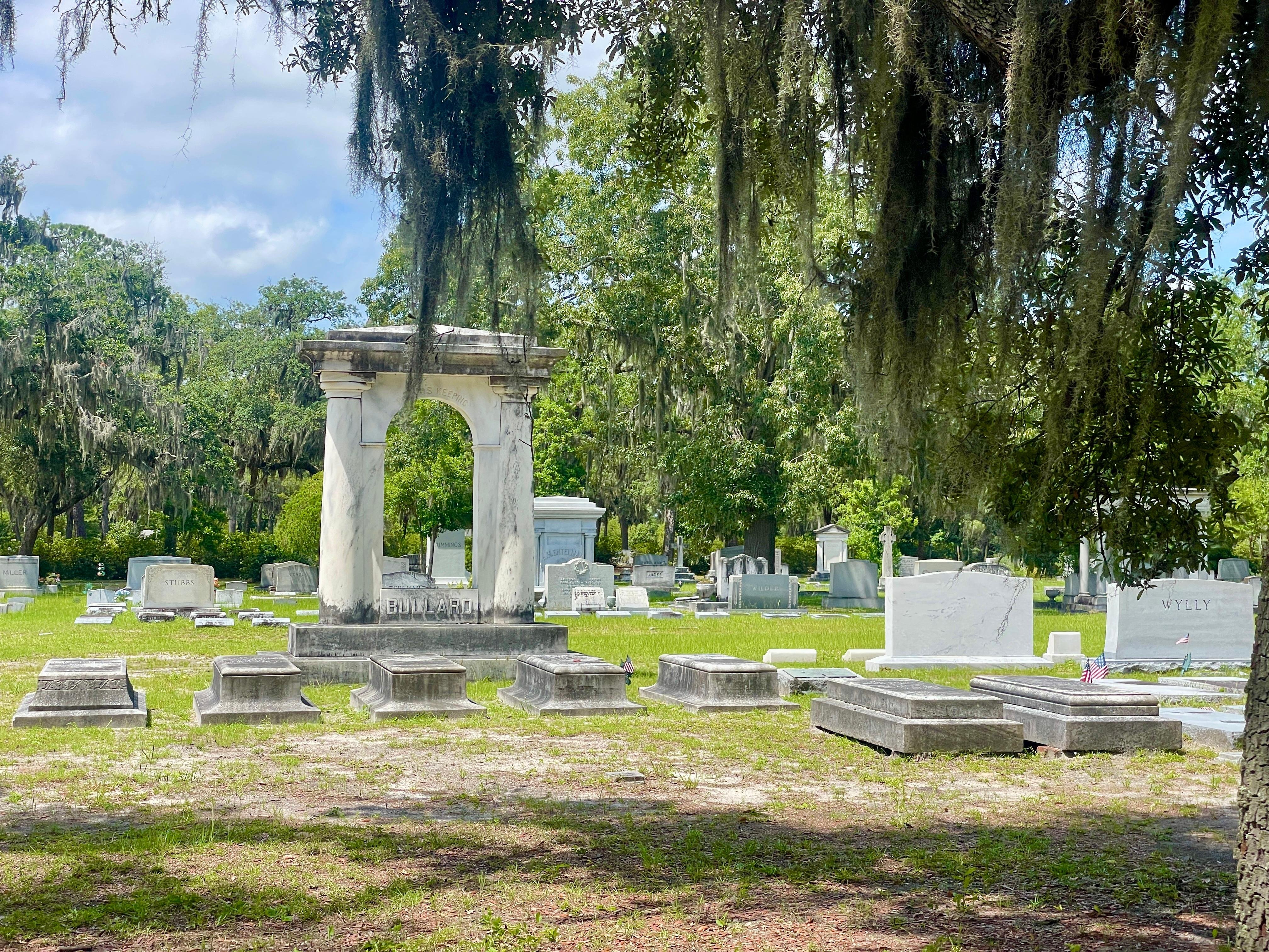 Bonaventure Cemetery Guided Golf Cart Tour