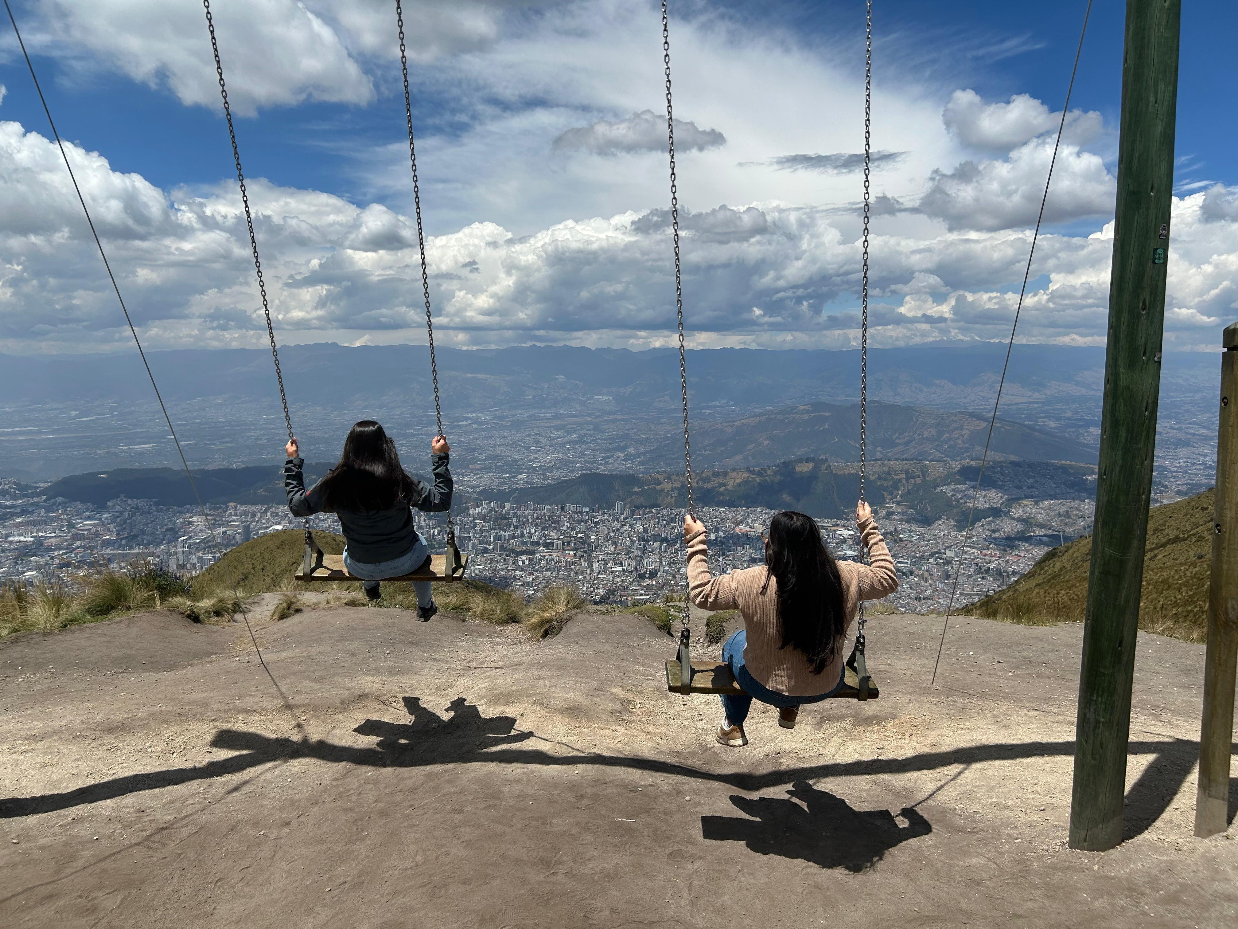 Private Quito Highlights: Colonial Center, Cable Car & Equator