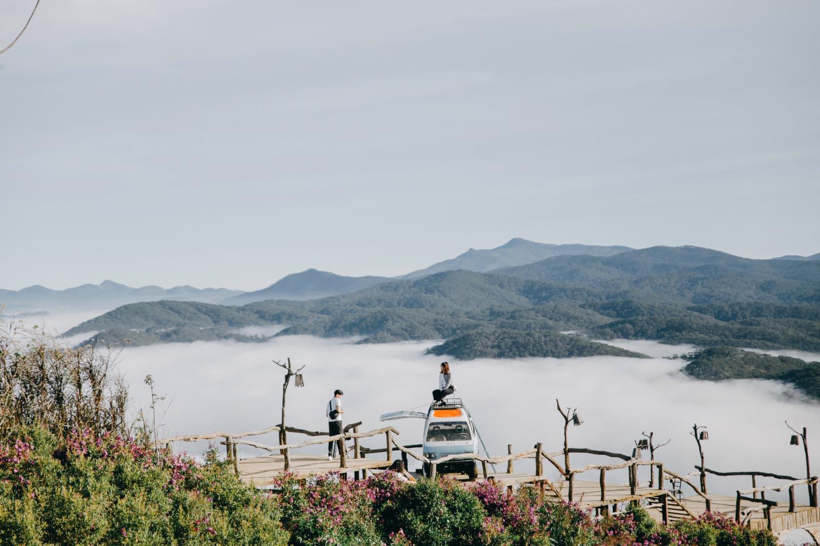 Dawn Cloud Hunting Tour in Da Lat