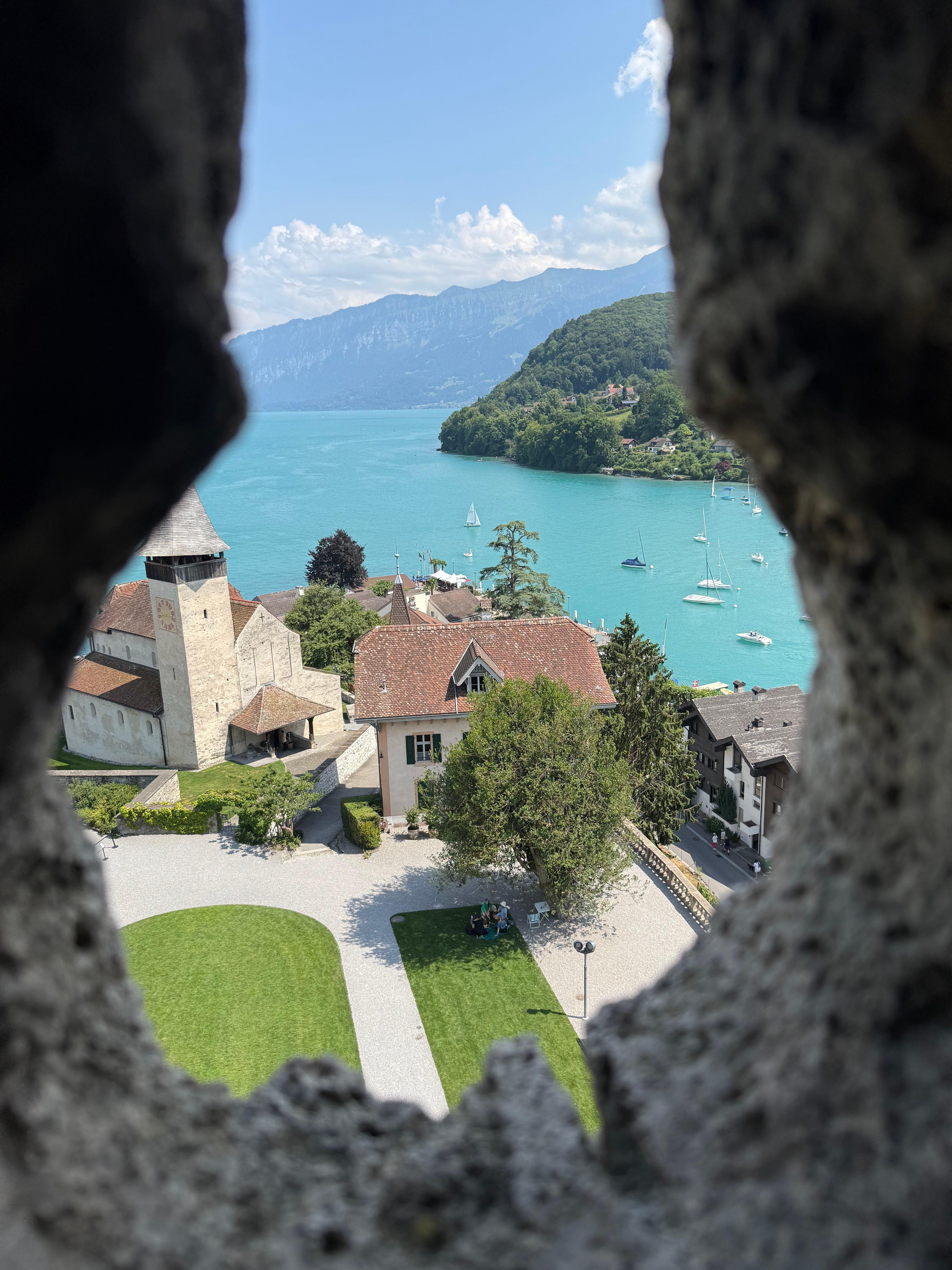 Interlaken: Lake Thun Three Castles Private Tour