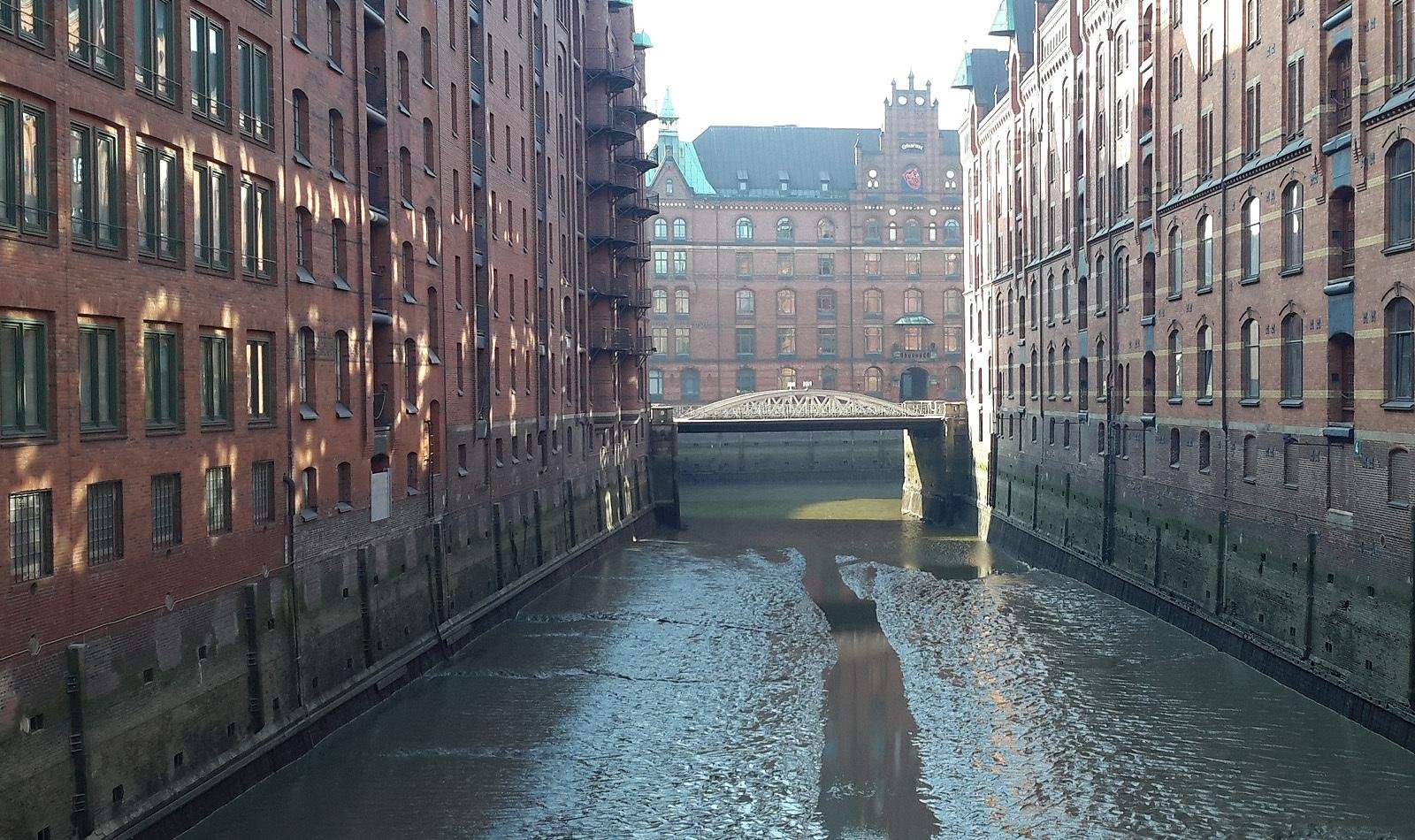 Hamburg: Speicherstadt and HafenCity Guided Tour