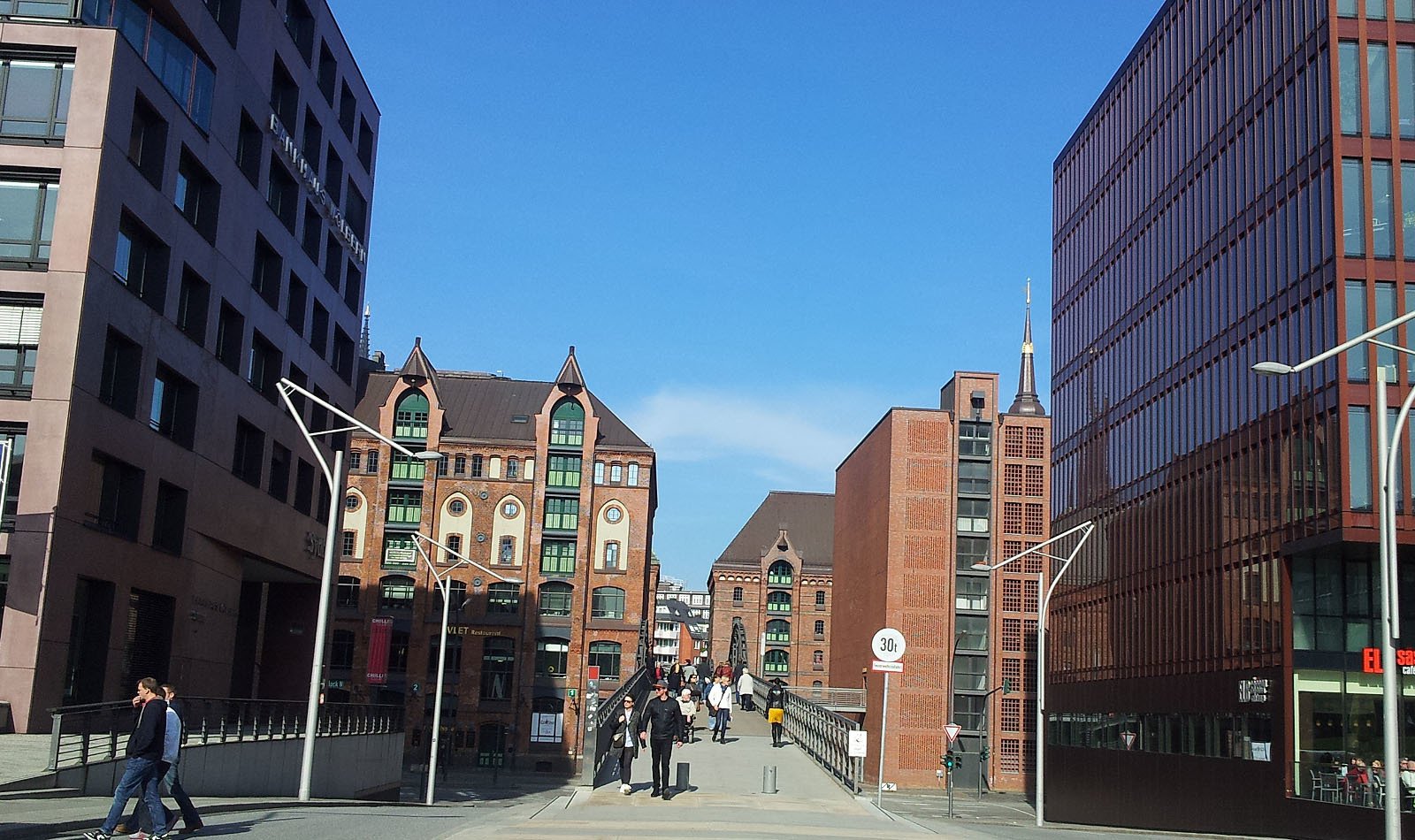 Hamburg: Speicherstadt and HafenCity Guided Tour