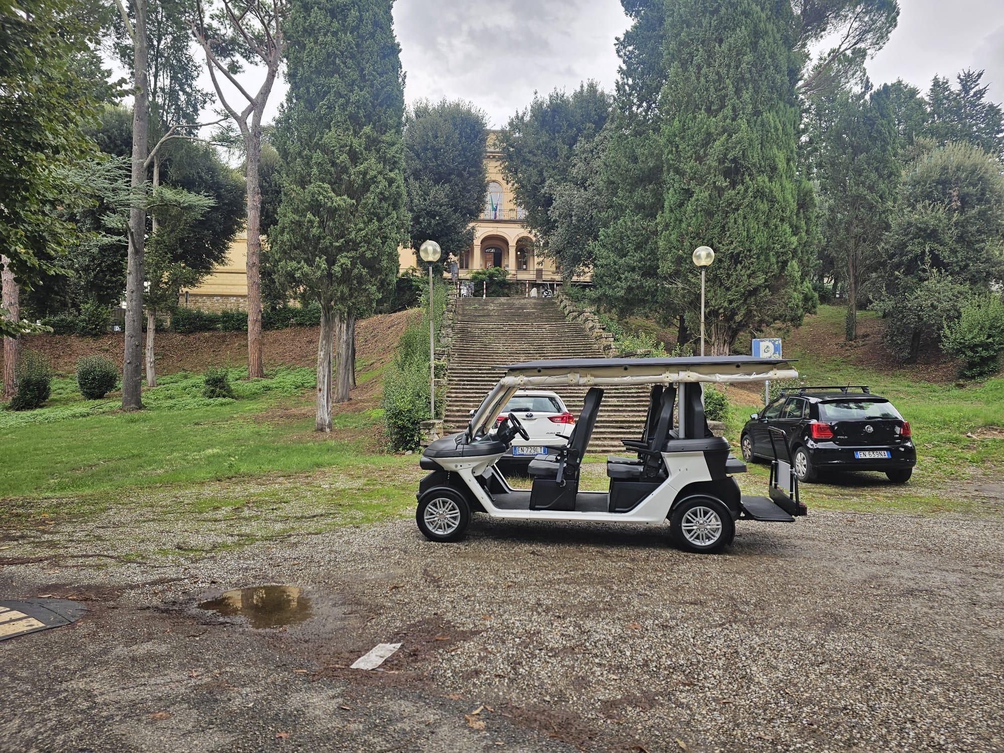 Golf Cart Tour Florence Hills and Michelangelo Square