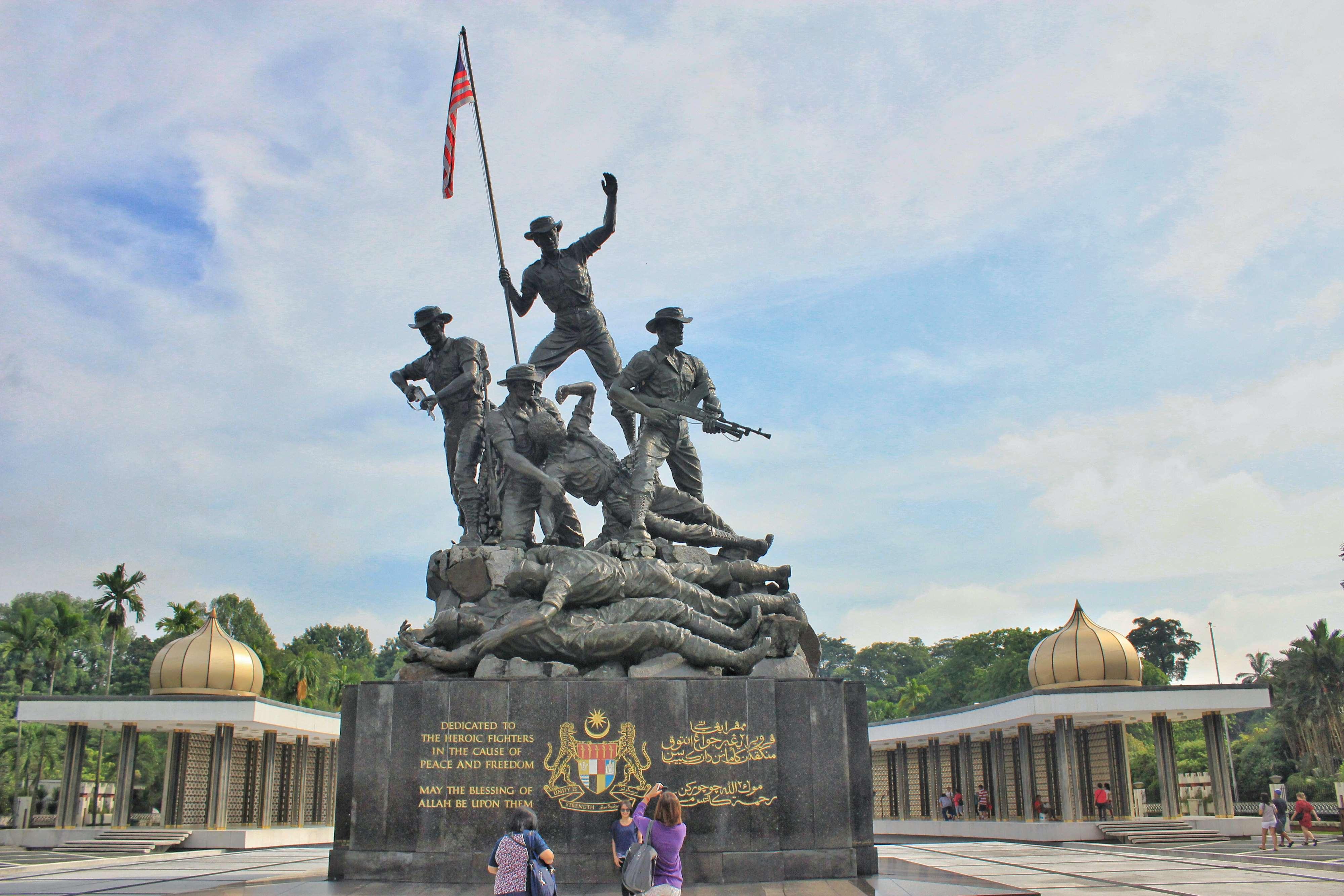 Kuala Lumpur Highlights and Batu Caves Full-Day Tour