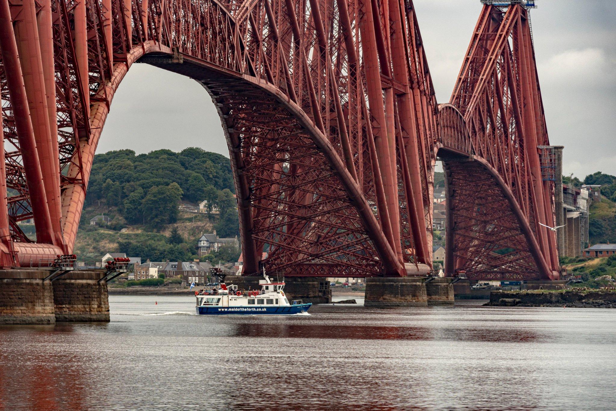 Maid of the Forth Three Bridges Sightseeing Cruise